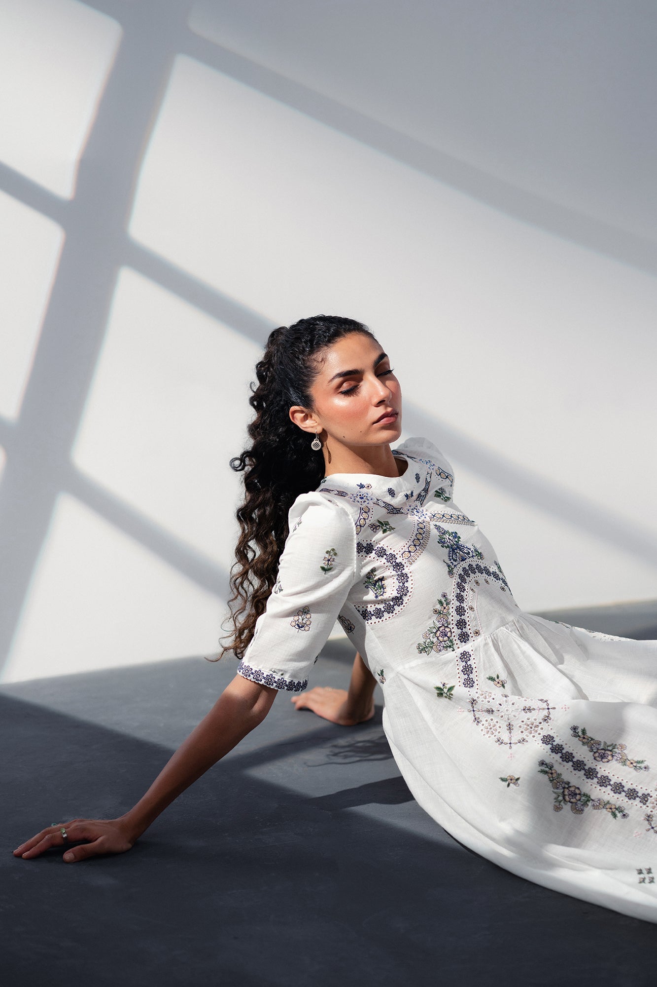EMBROIDERED DRESS (E0048/120/001)