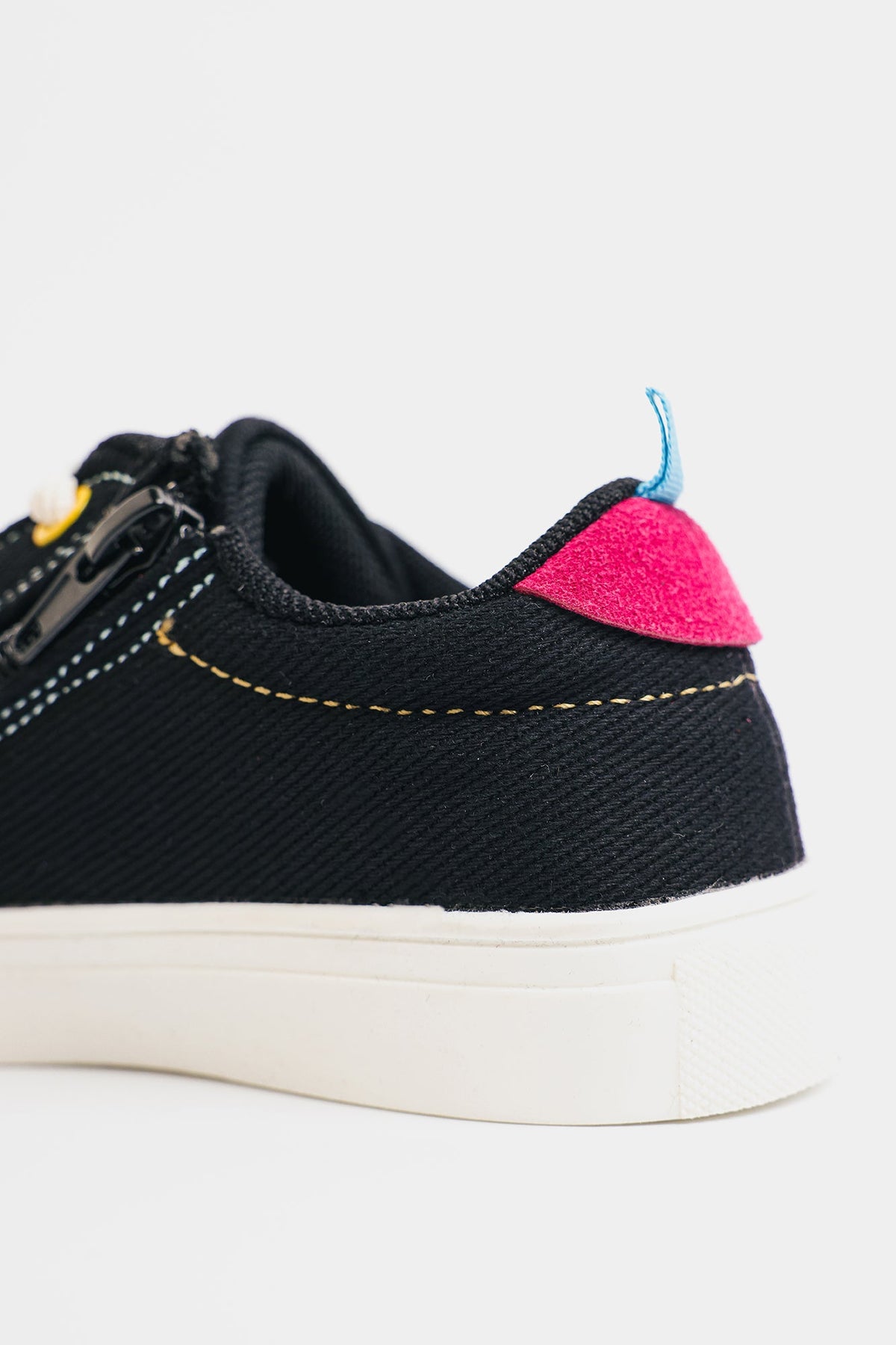 SNEAKERS (E0074/309/901)