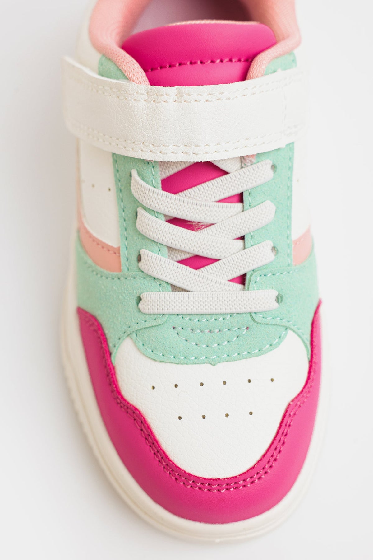 SNEAKERS (E0075/309/401)