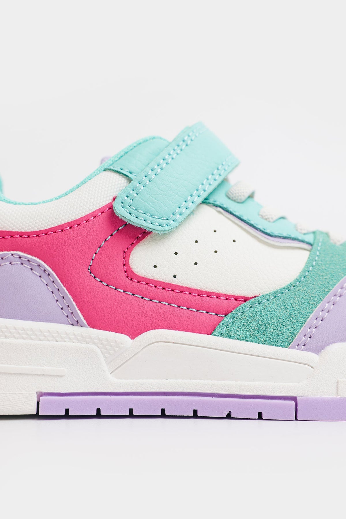 SNEAKERS (E0086/409/511)