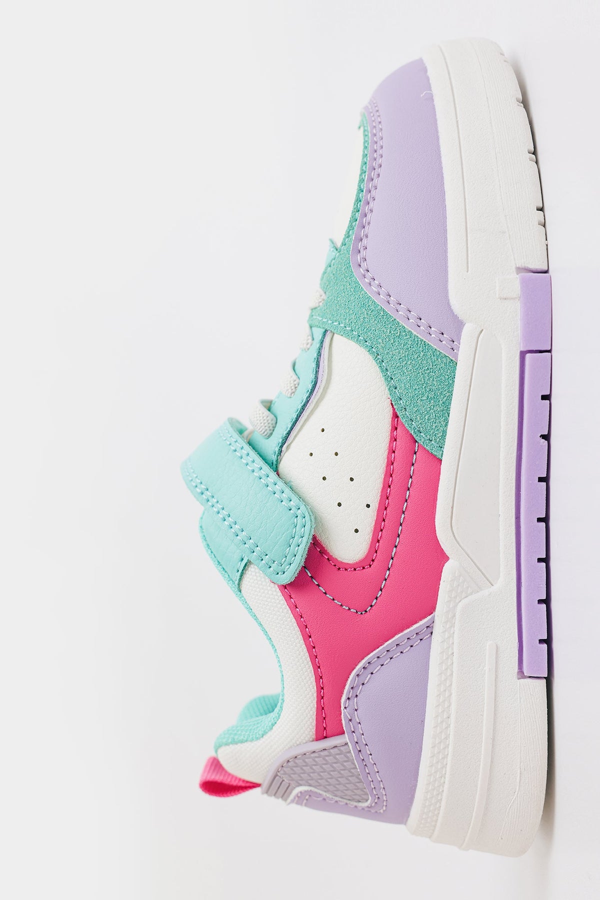 SNEAKERS (E0086/409/511)
