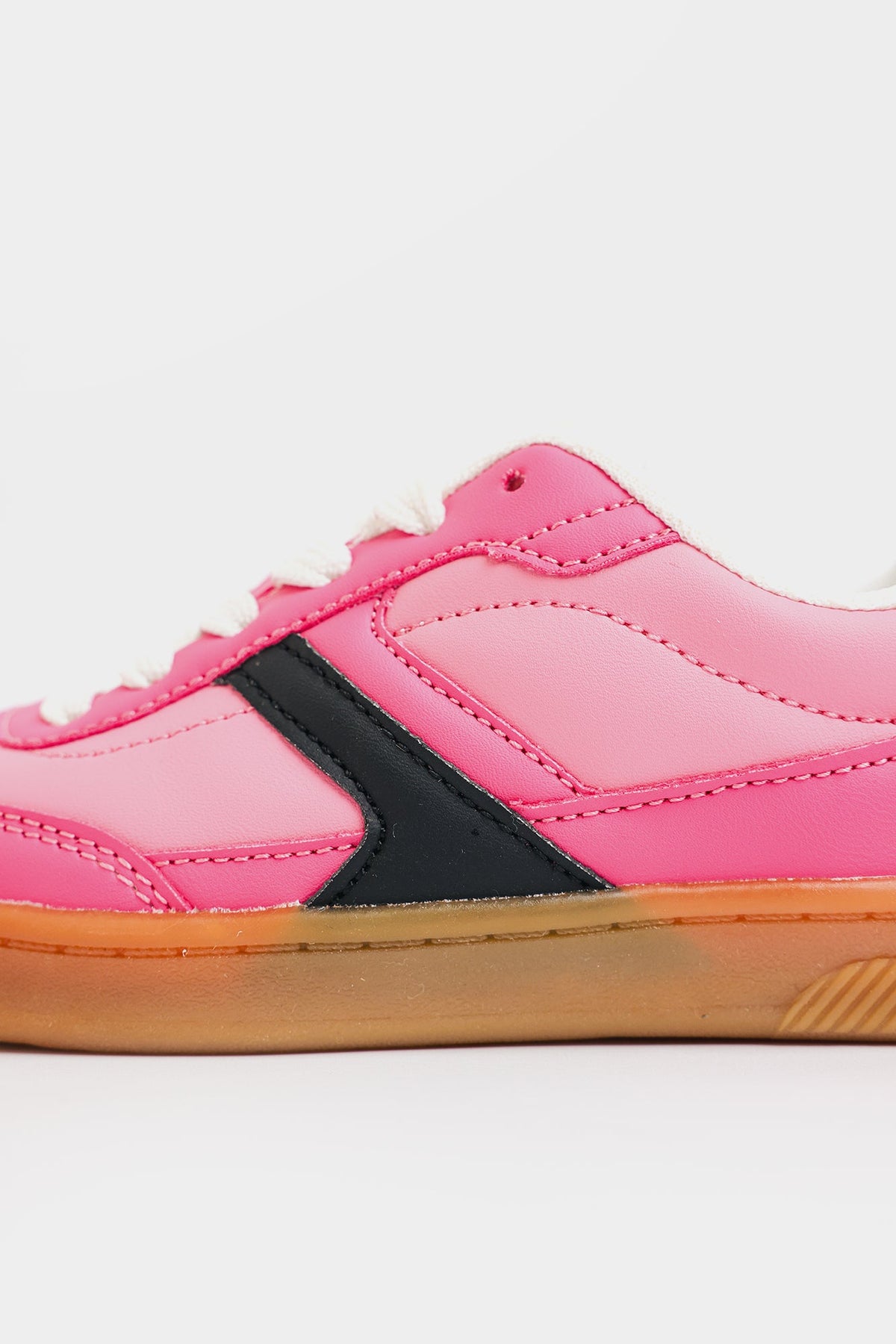 SNEAKERS (E0088/409/401)