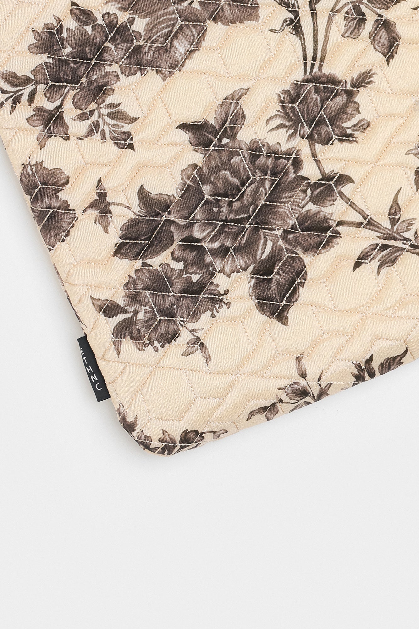 https://cdn.shopify.com/s/files/1/2290/7917/files/E0195-118-006_4.jpg?v=1763701985