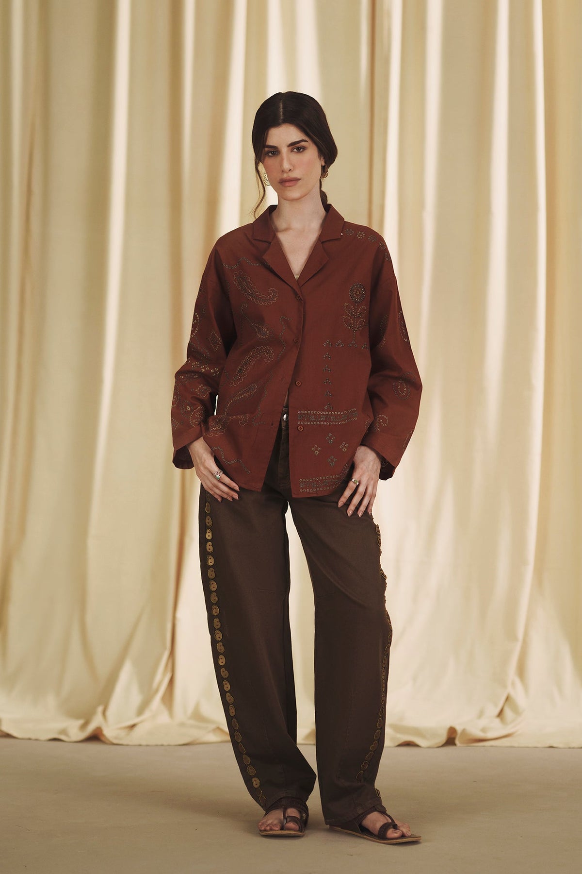 EMBROIDERED JEANS (E0221/120/821)