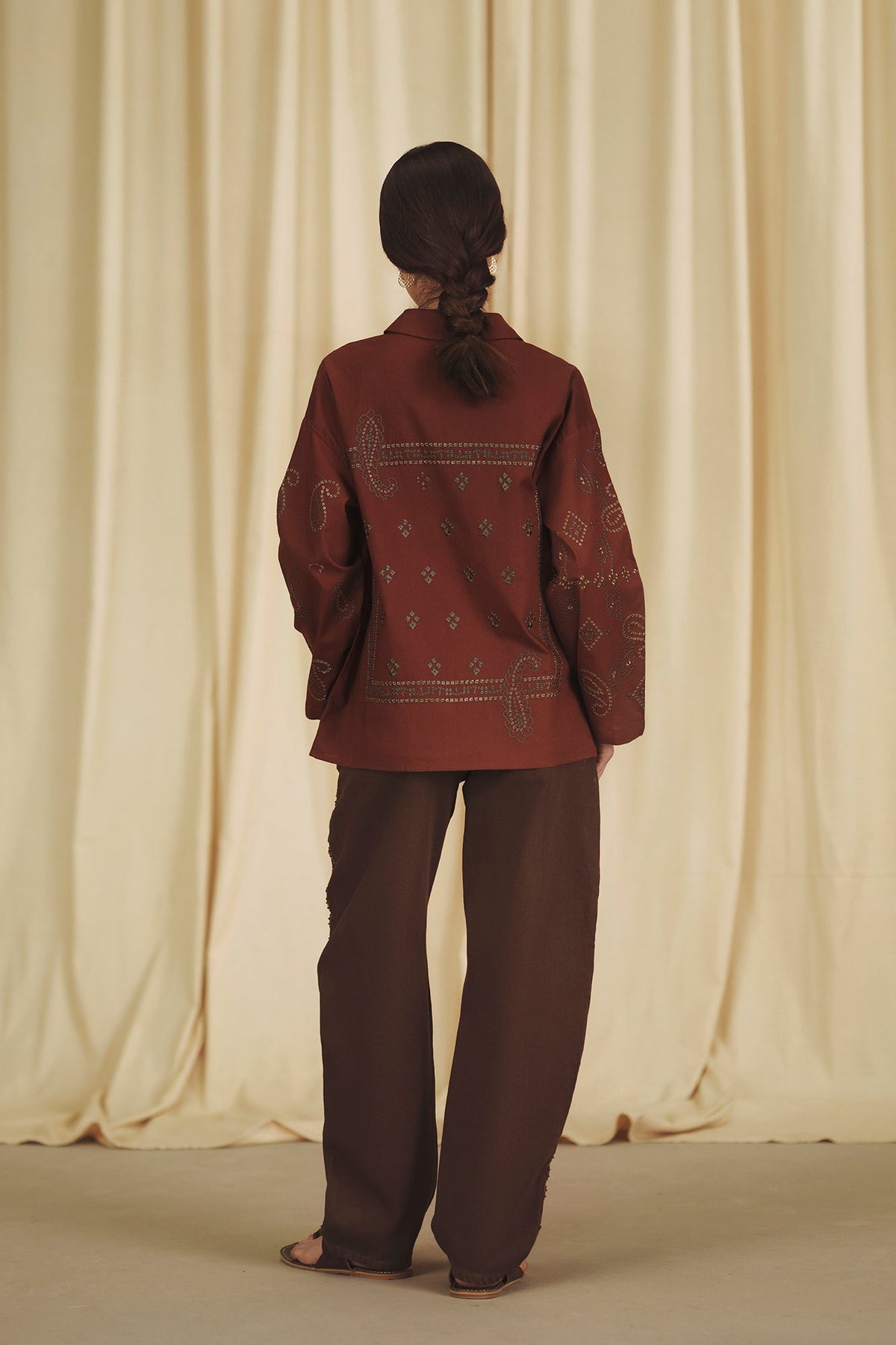EMBROIDERED JEANS (E0221/120/821)