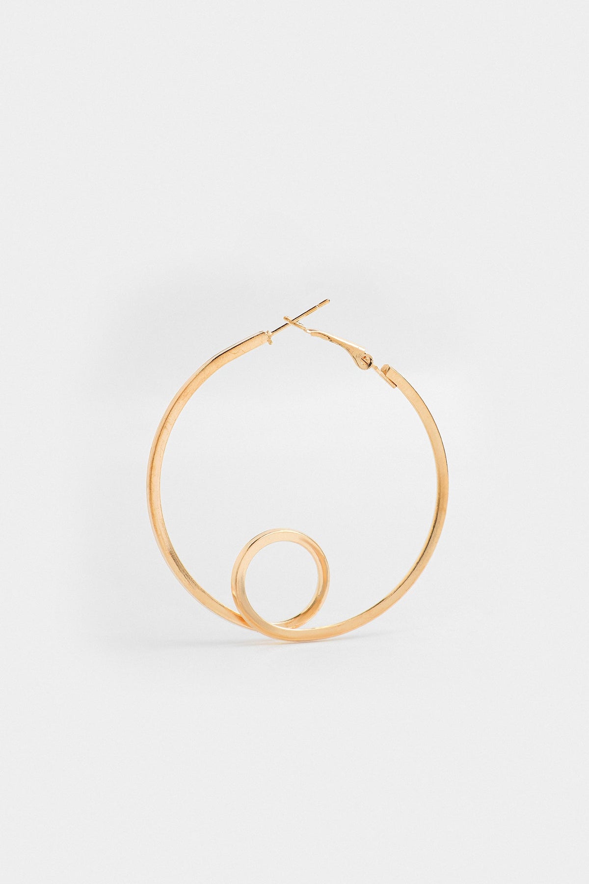 EARRINGS (E0422/110/131)