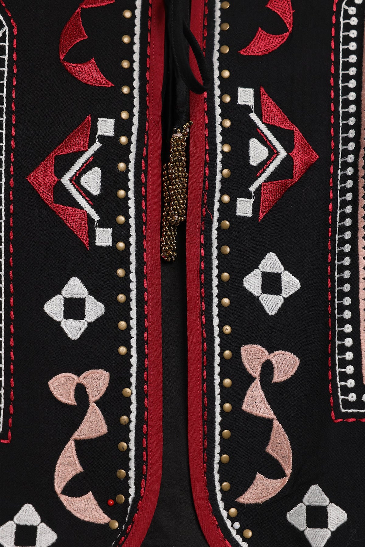 EMBROIDERED TOP (E0502/101/902)