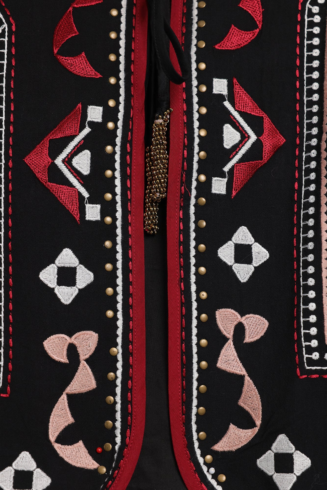 EMBROIDERED TOP (E0502/101/902)