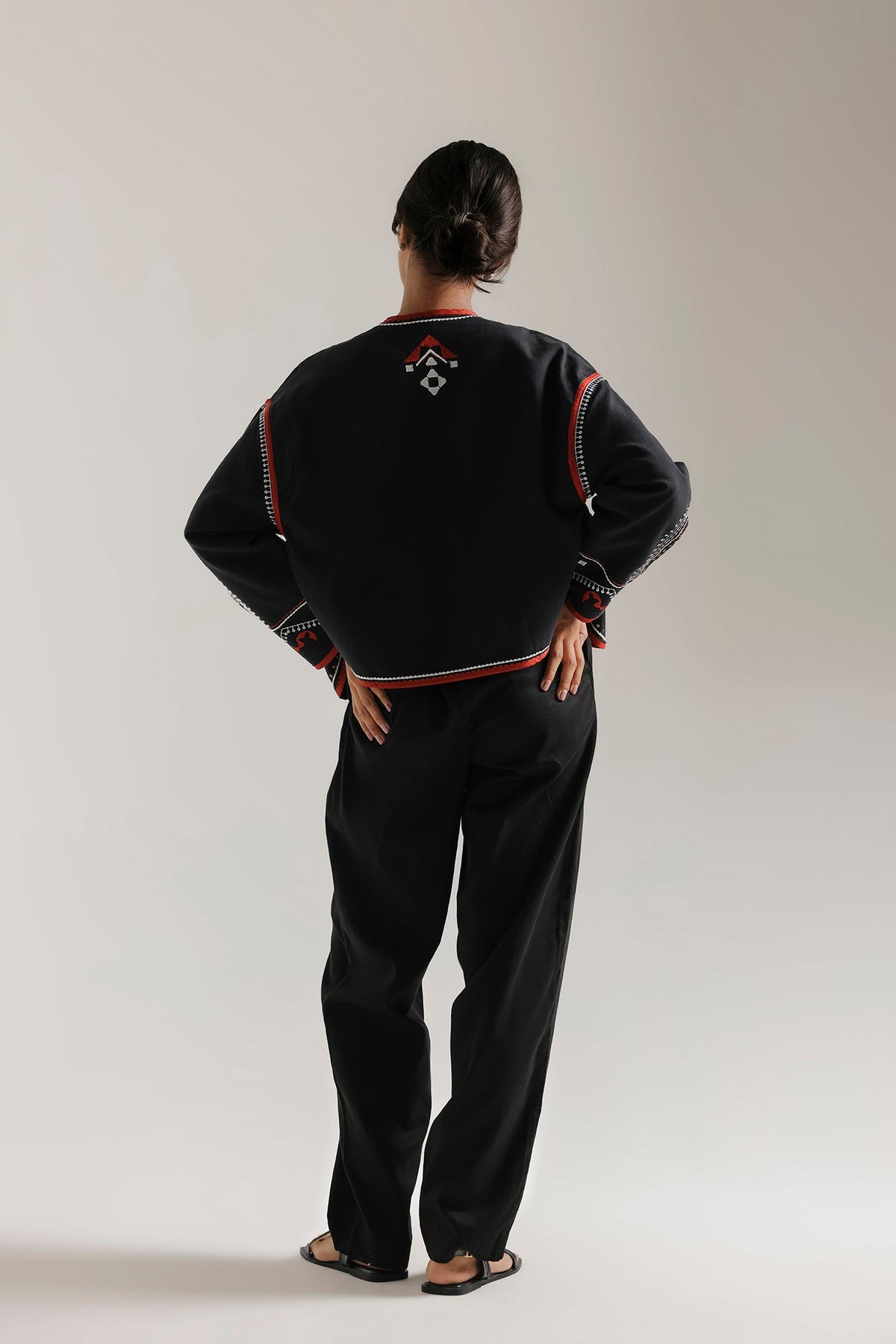 EMBROIDERED TOP (E0502/101/902)