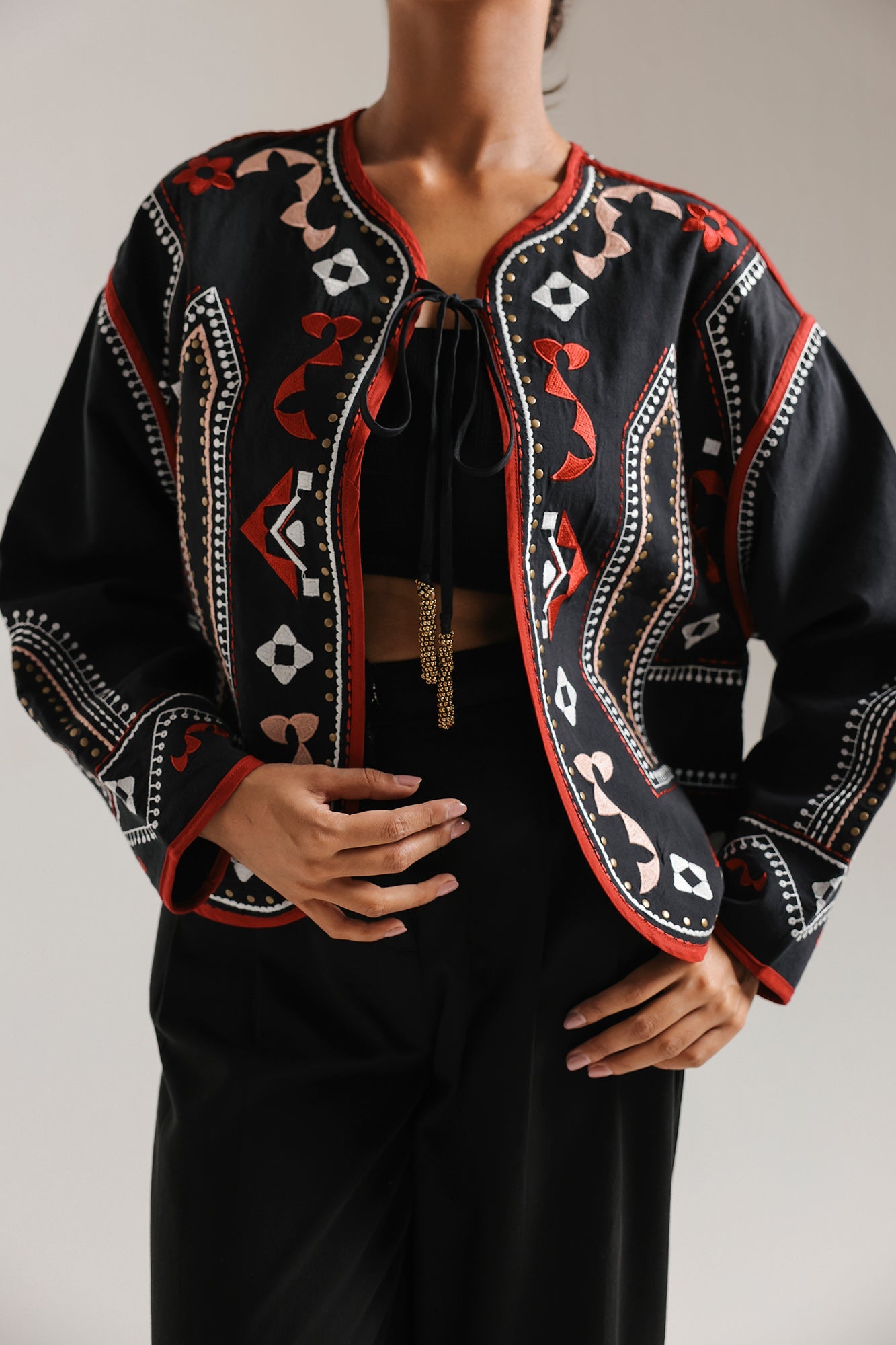 EMBROIDERED TOP (E0502/101/902)
