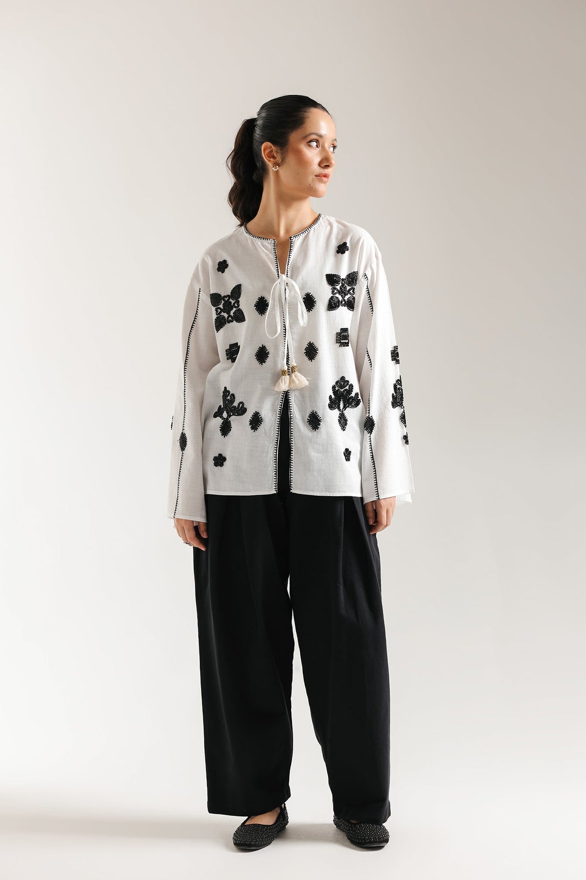 EMBROIDERED TOP (E0523/101/002)