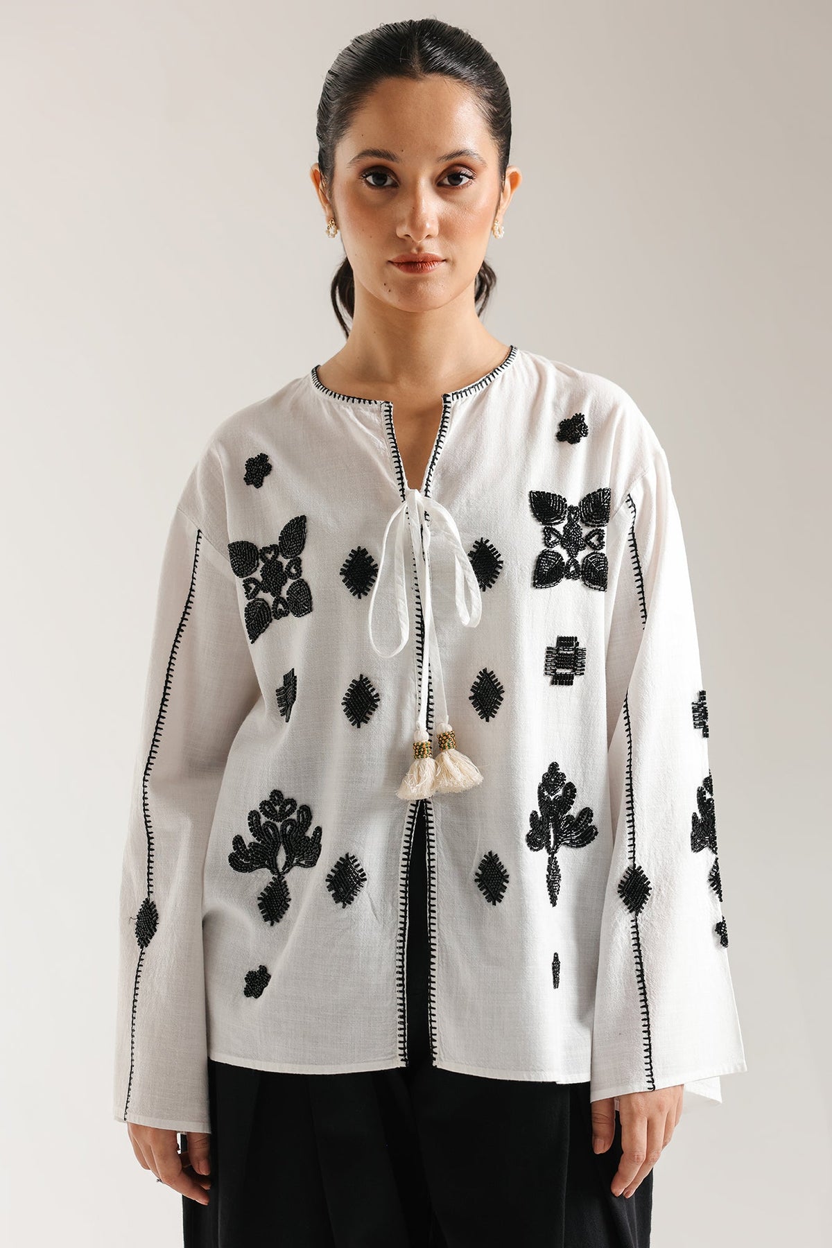 EMBROIDERED TOP (E0523/101/002)