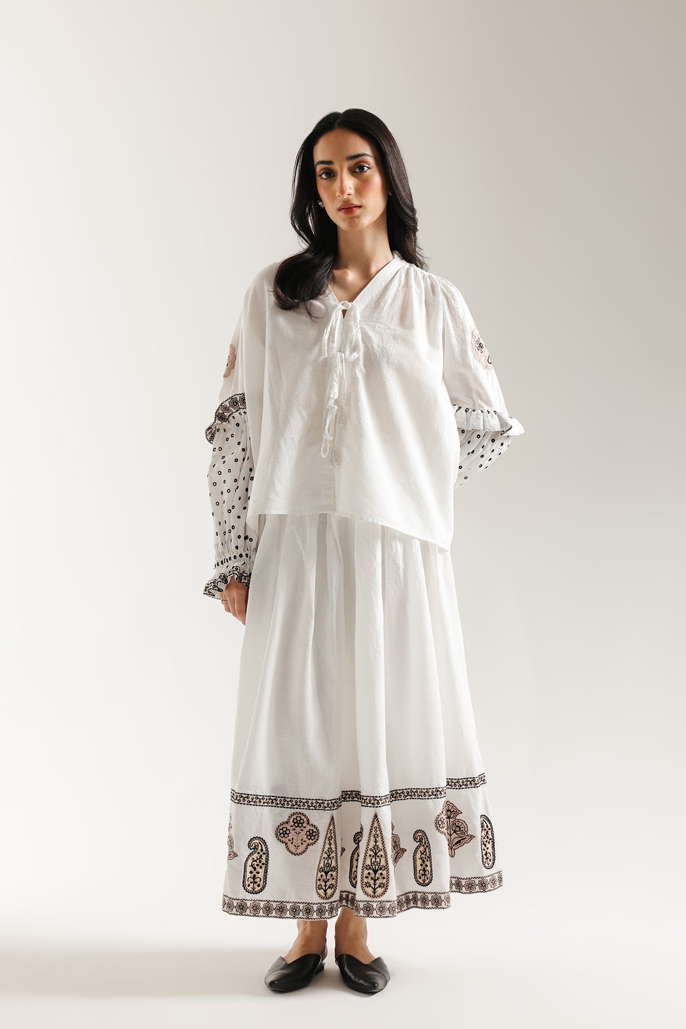 Embroidered Set (E0532/101/003)