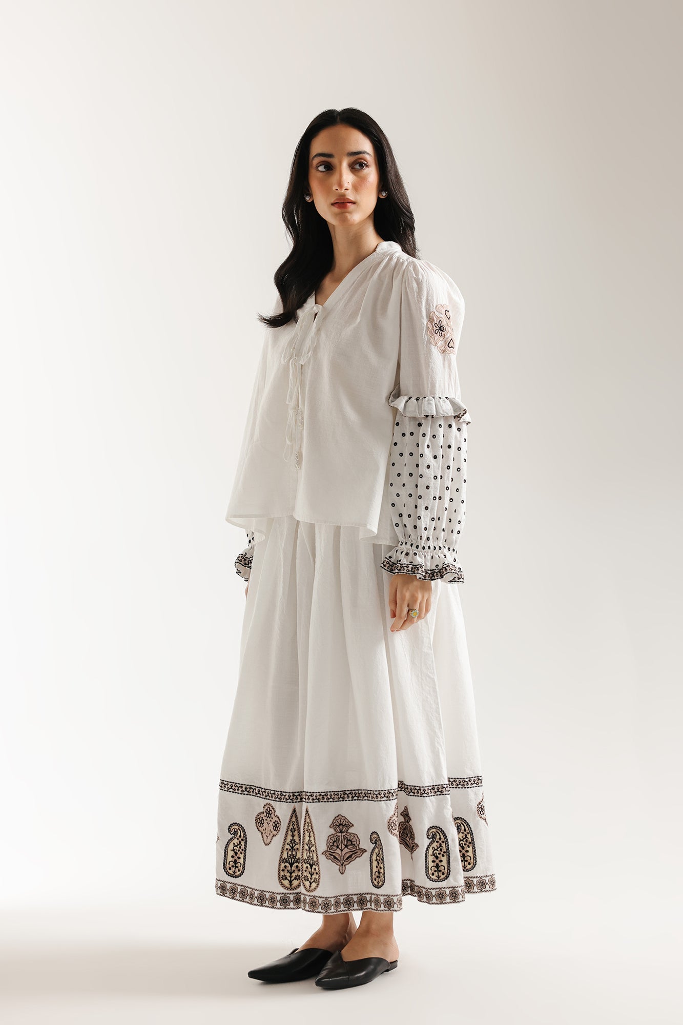 Embroidered Set (E0532/101/003)