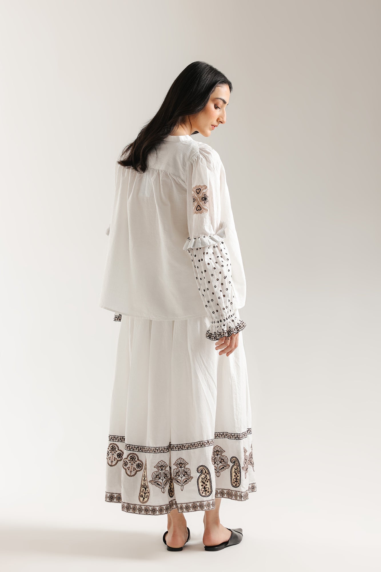 Embroidered Set (E0532/101/003)