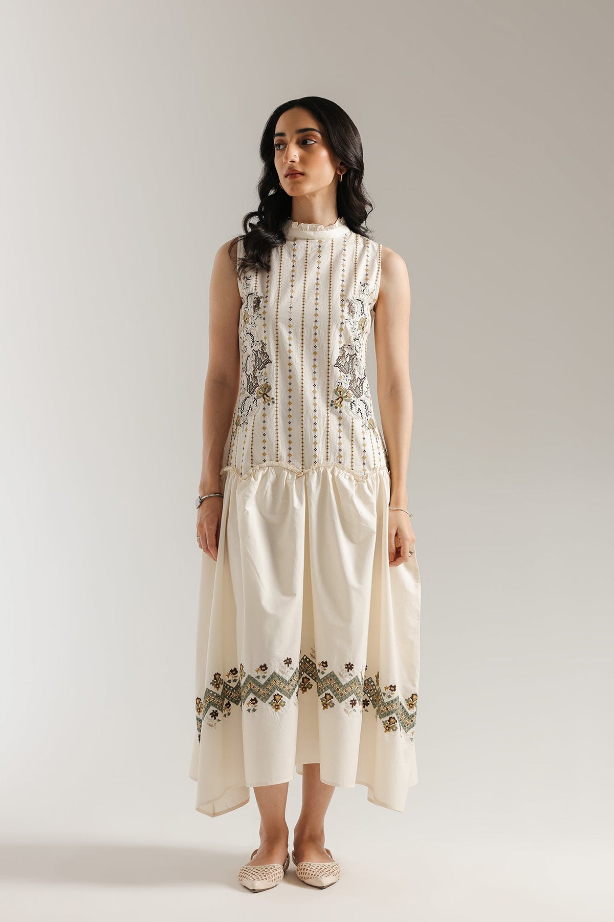 EMBROIDERED DRESS (E0542/101/006)