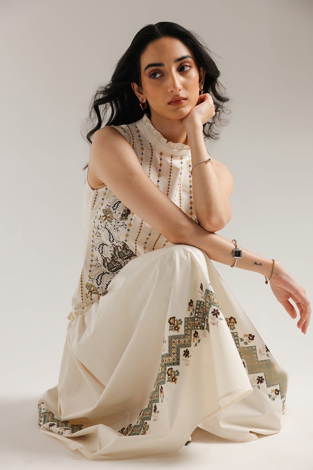 EMBROIDERED DRESS (E0542/101/006)