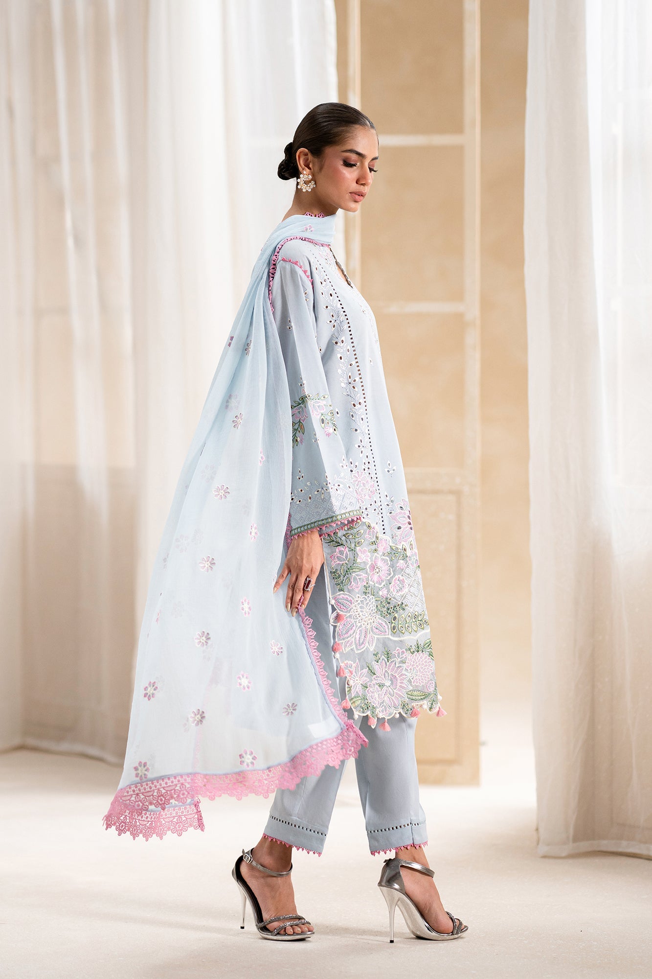 EMBROIDERED LAWN SUIT (E0542/203/616)