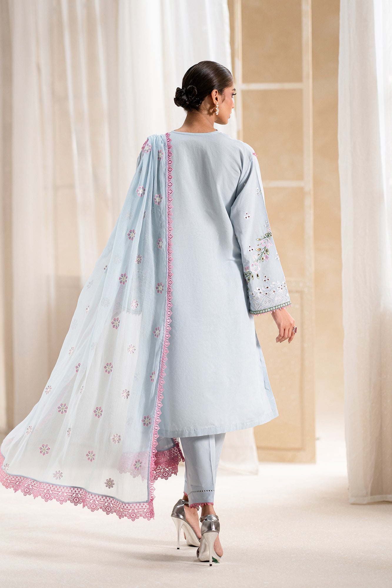 EMBROIDERED LAWN SUIT (E0542/203/616)