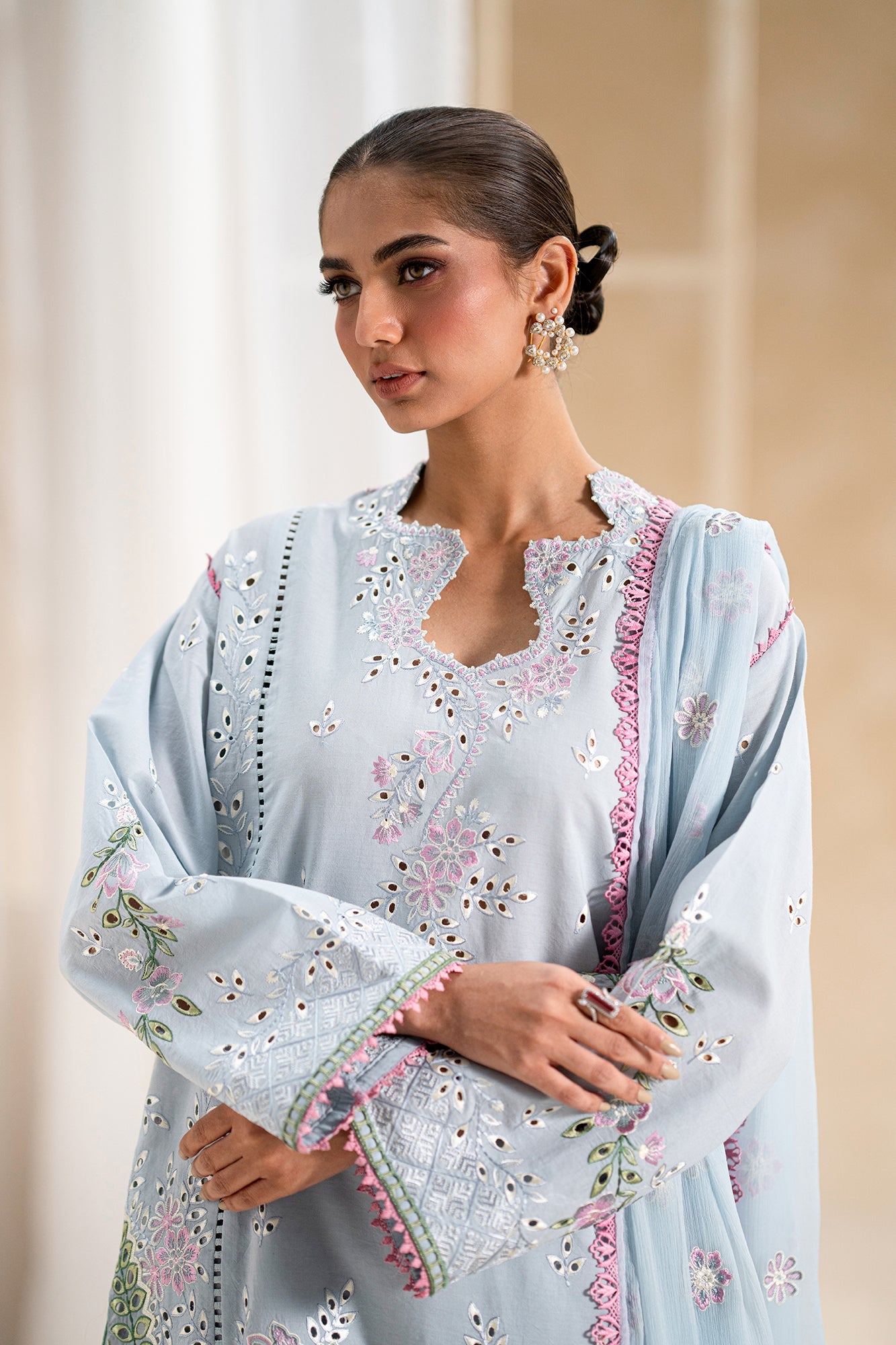 EMBROIDERED LAWN SUIT (E0542/203/616)