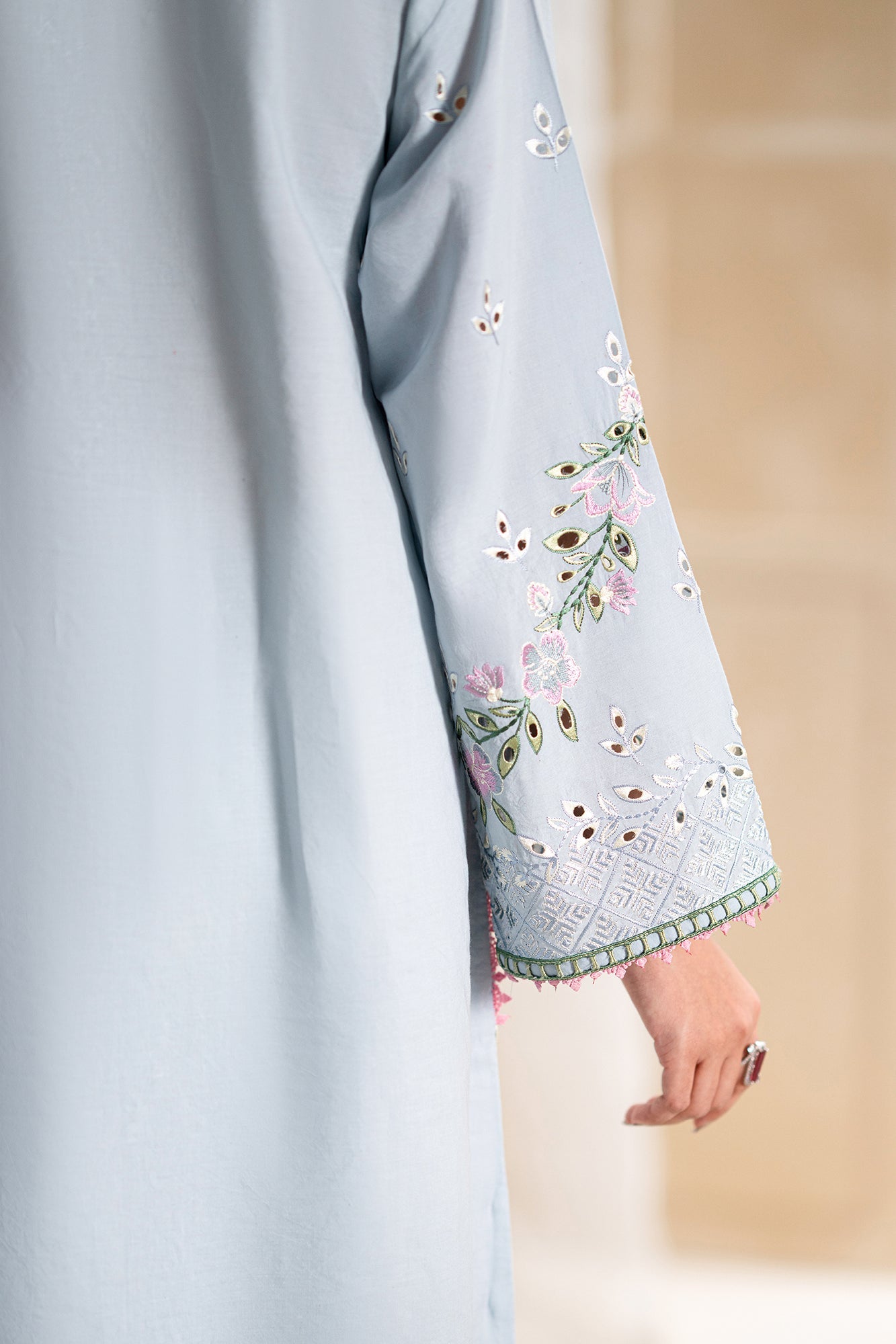EMBROIDERED LAWN SUIT (E0542/203/616)