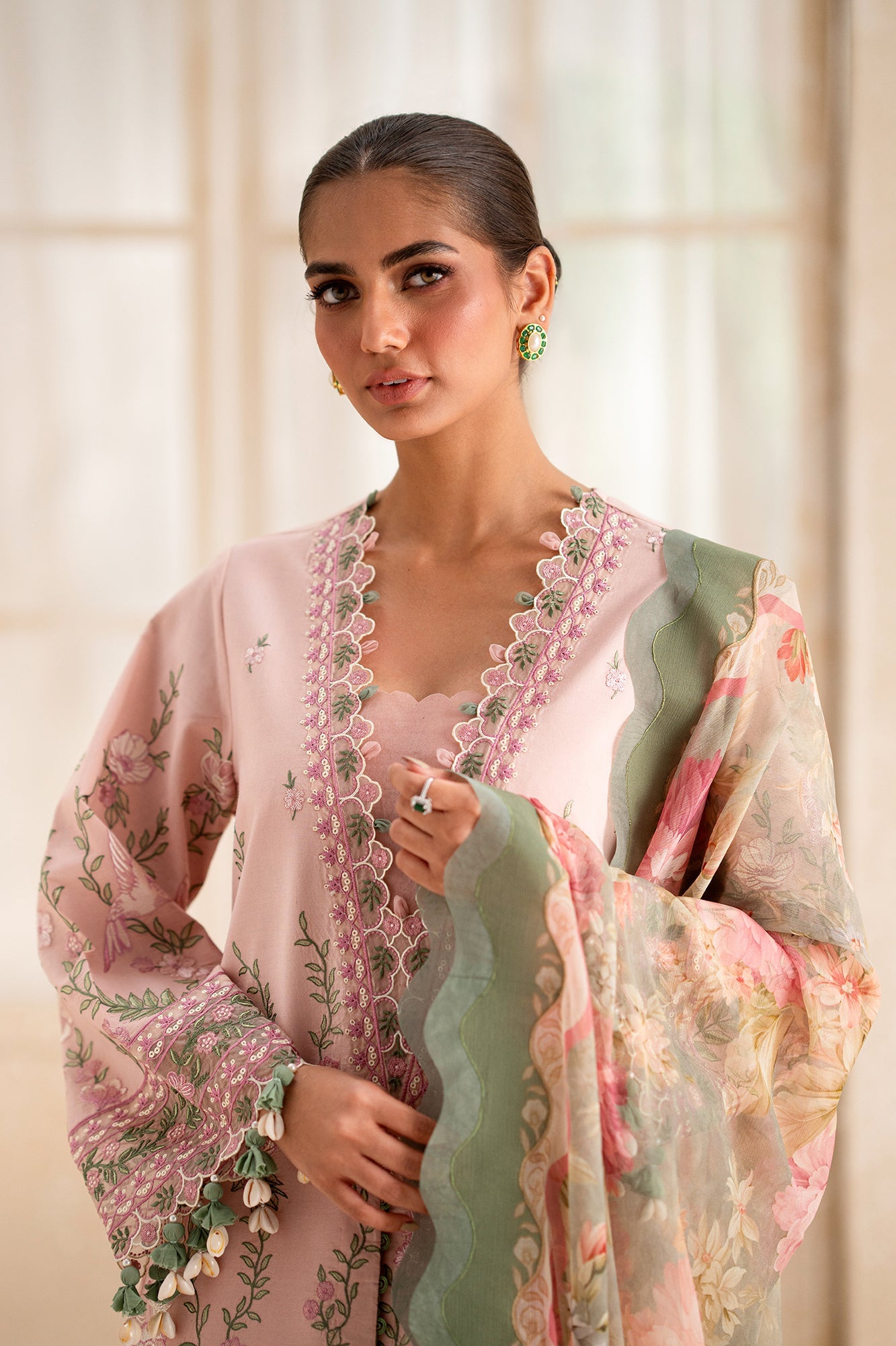EMBROIDERED LAWN SUIT (E0543/203/329)