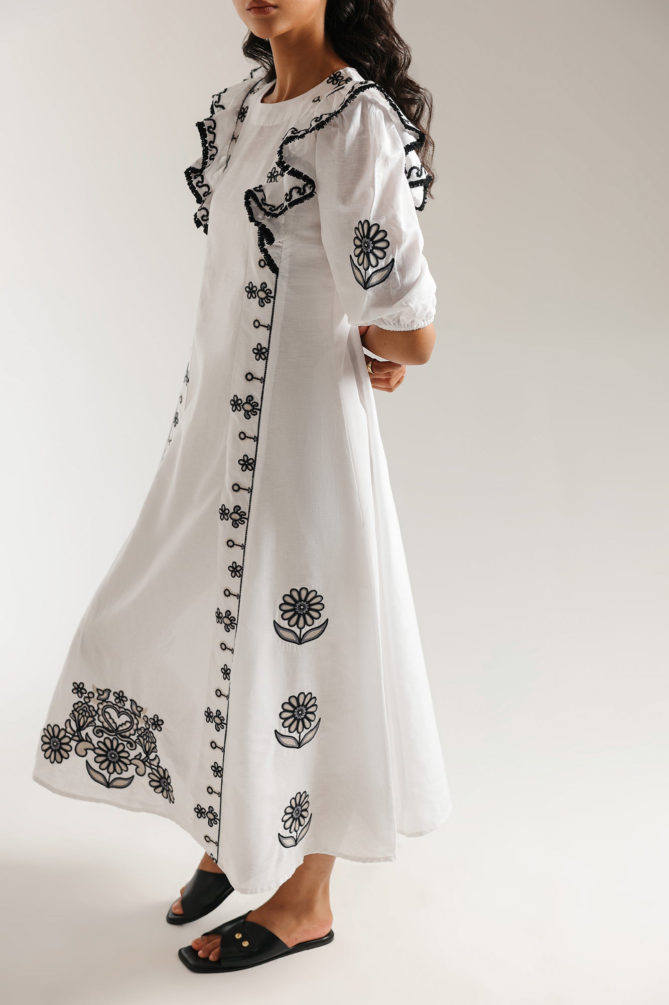 EMBROIDERED DRESS (E0544/101/001)