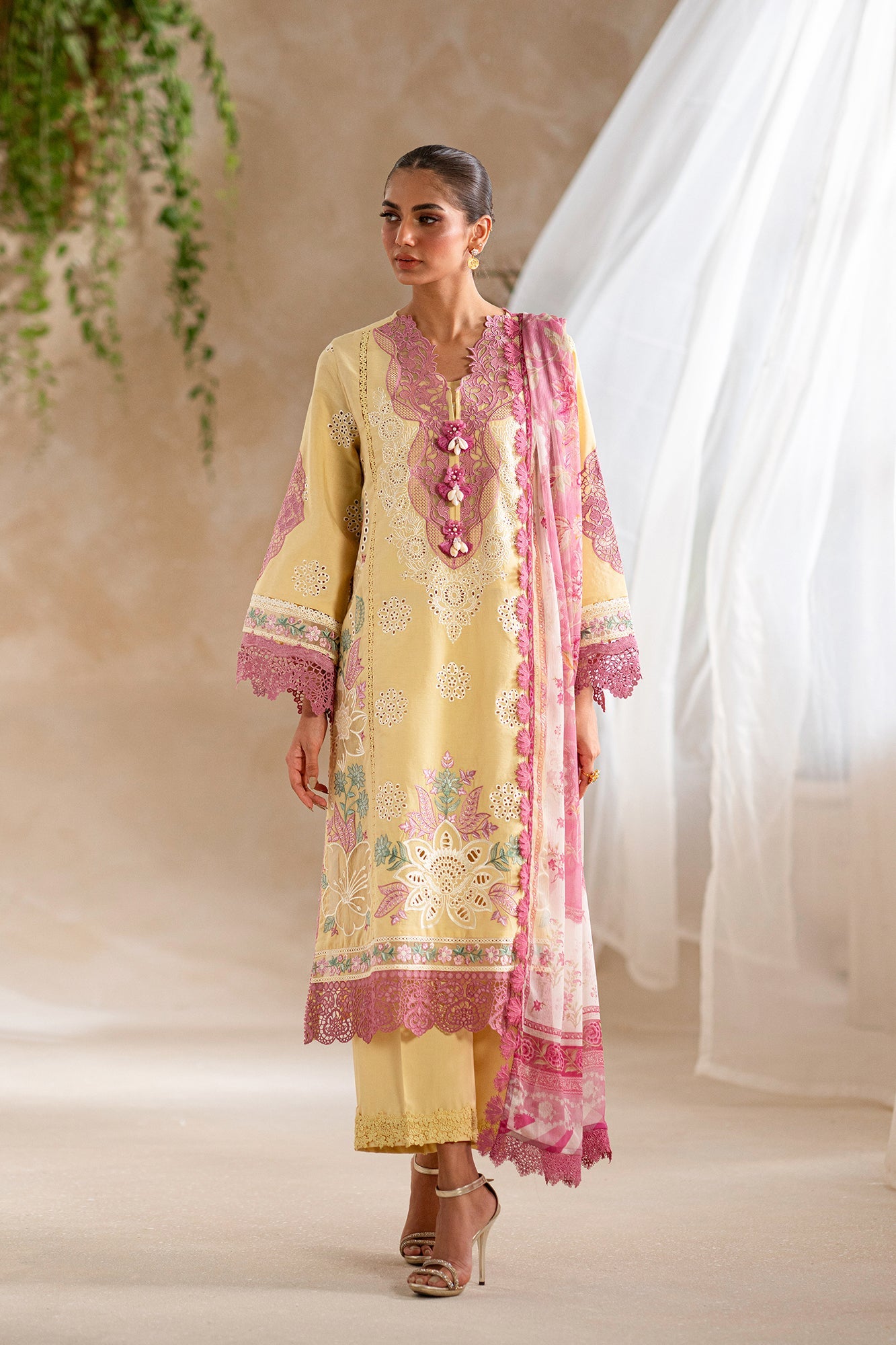 EMBROIDERED LAWN SUIT (E0546/203/110)