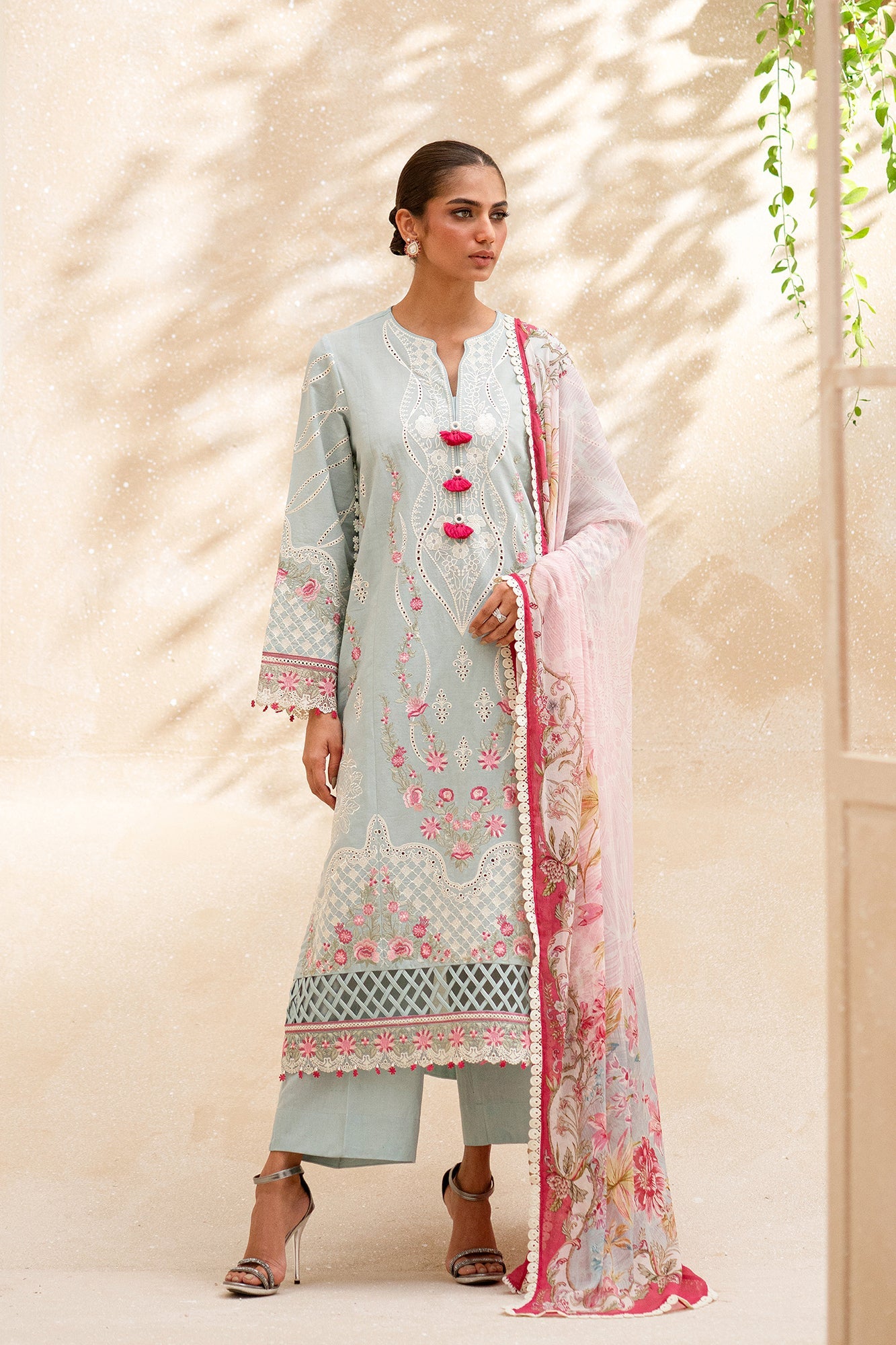 EMBROIDERED LAWN SUIT (E0552/203/721)