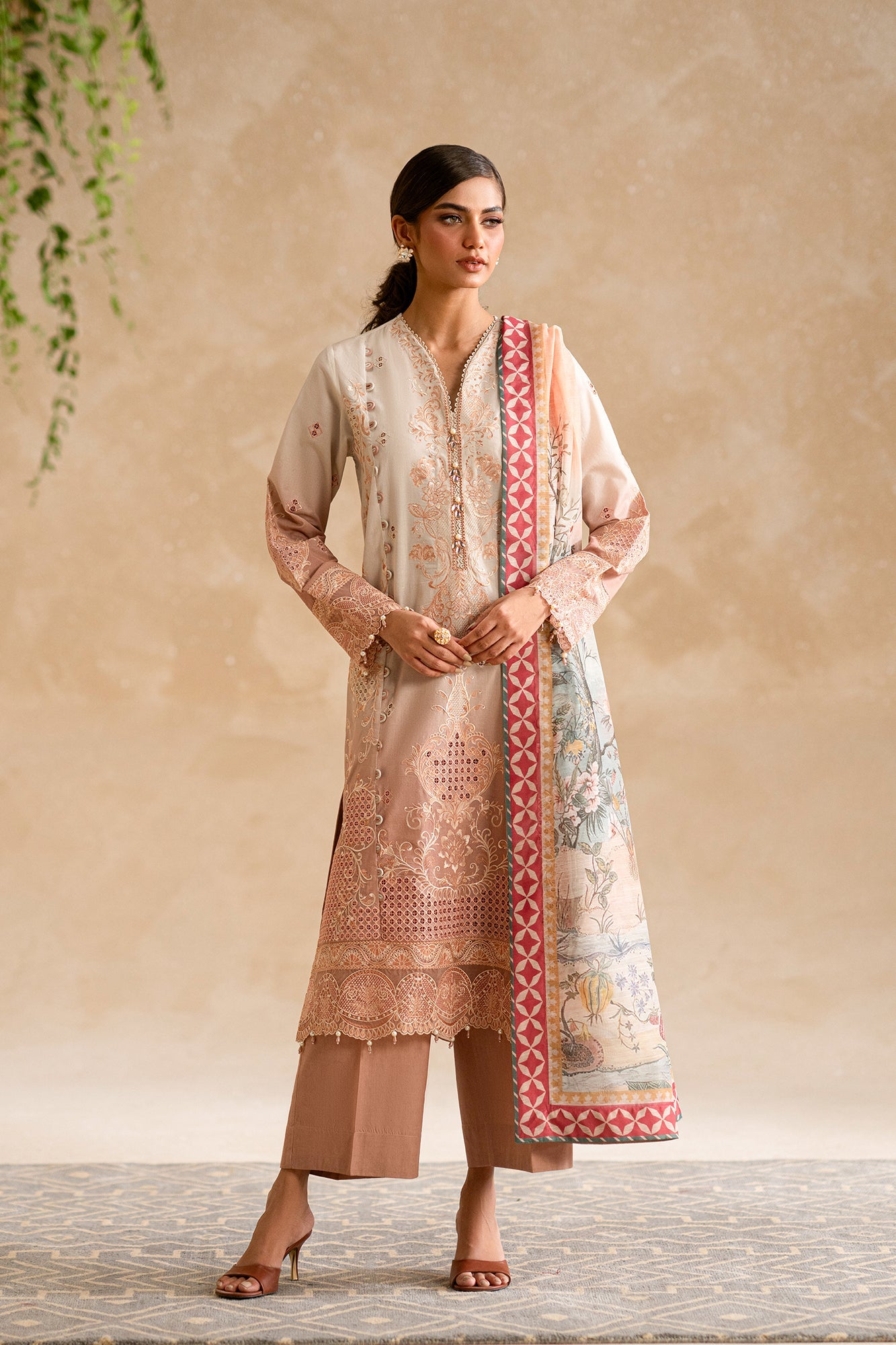 EMBROIDERED LAWN SUIT (E0555/203/807)