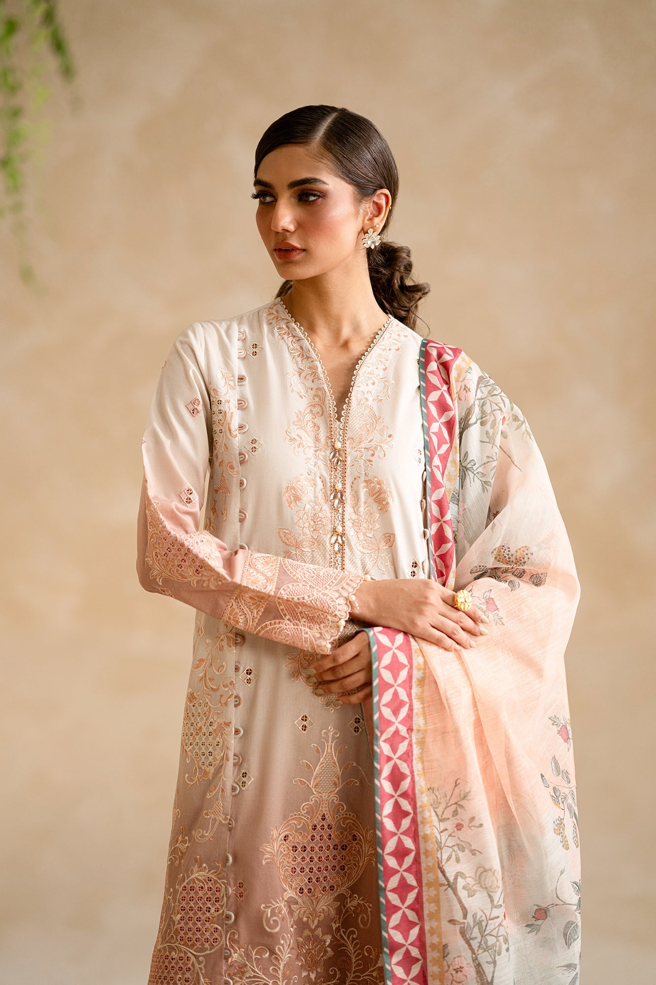 EMBROIDERED LAWN SUIT (E0555/203/807)