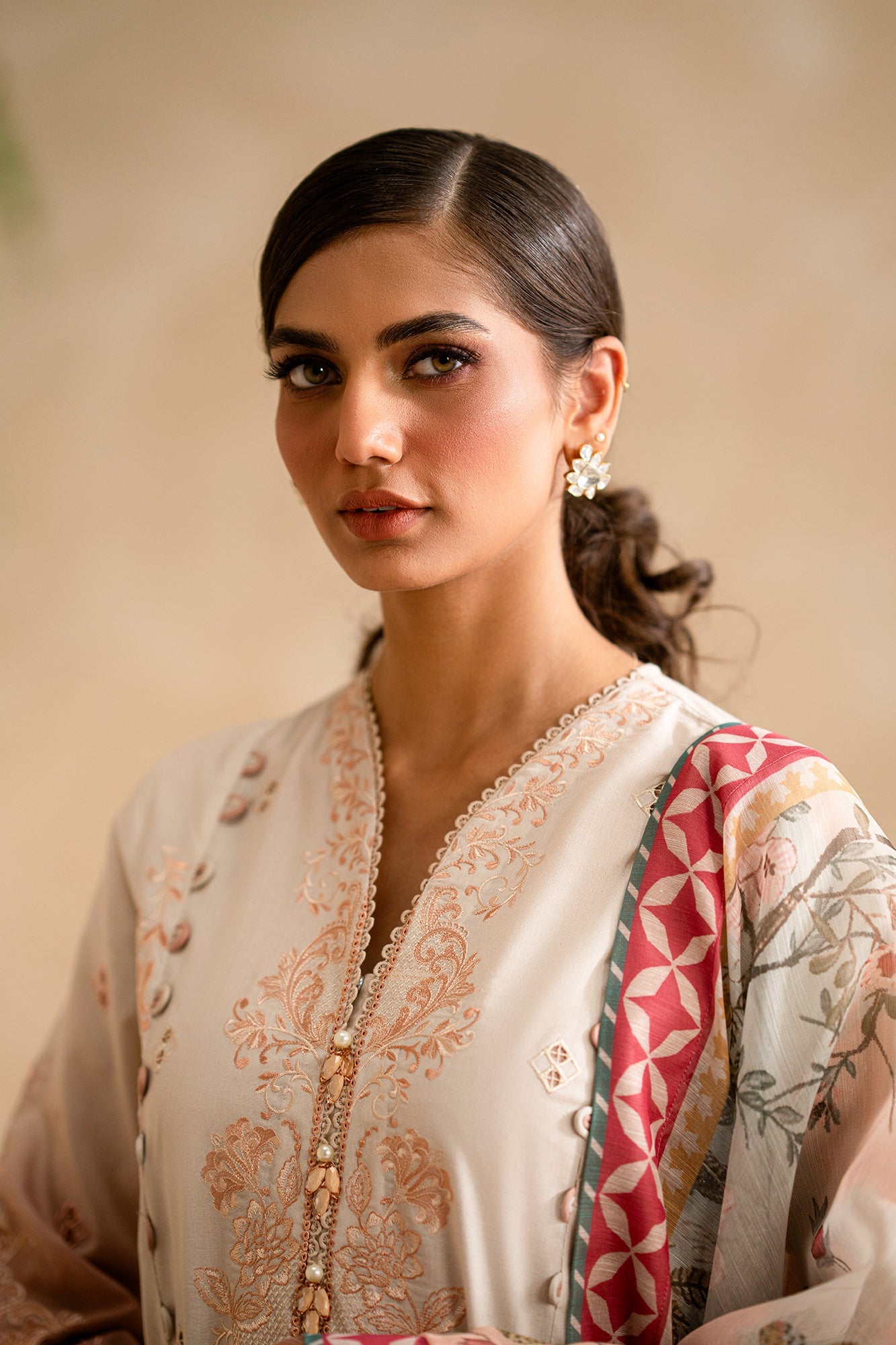 EMBROIDERED LAWN SUIT (E0555/203/807)