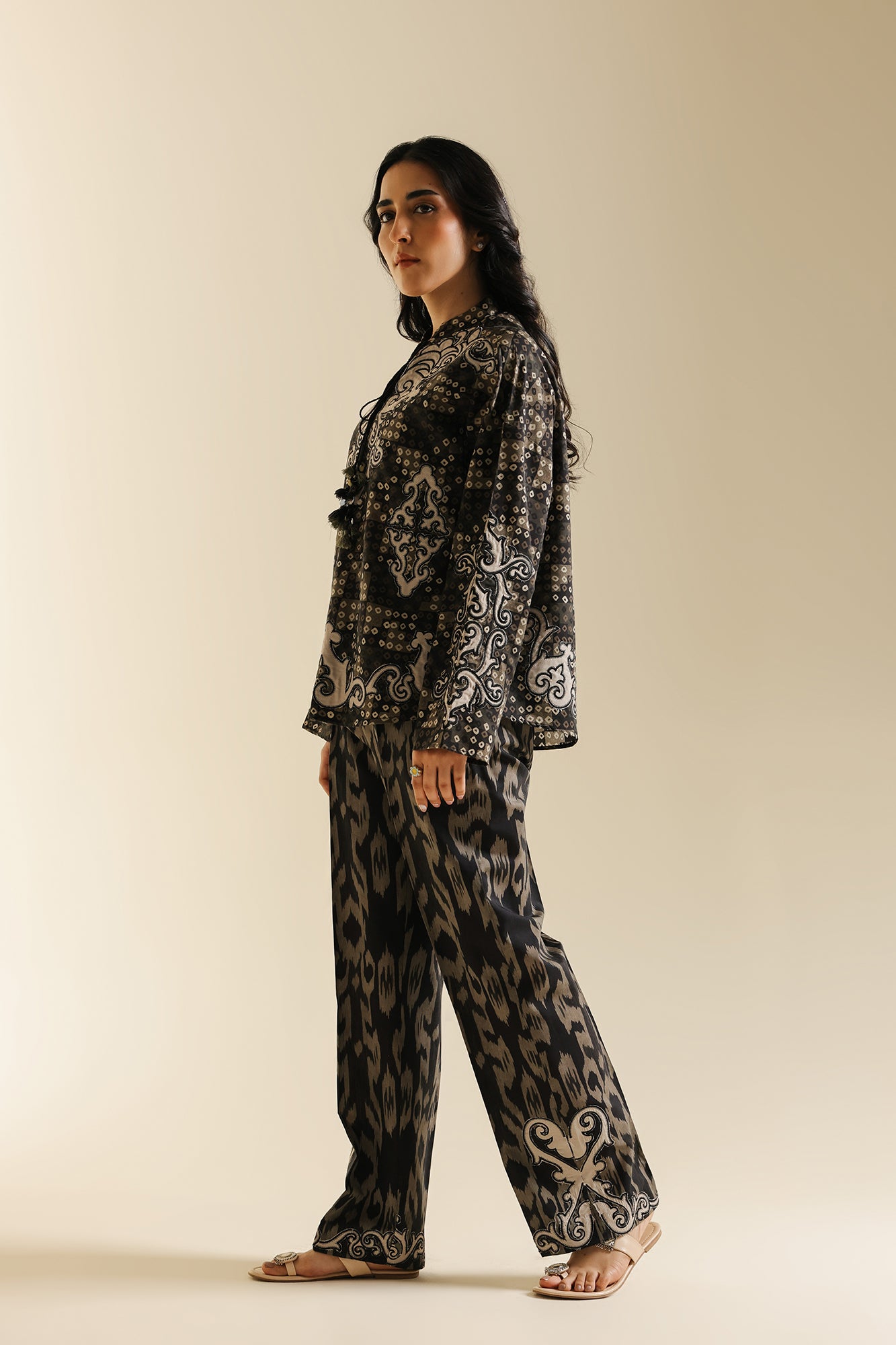 EMBROIDERED SUIT (E0602/119/901)