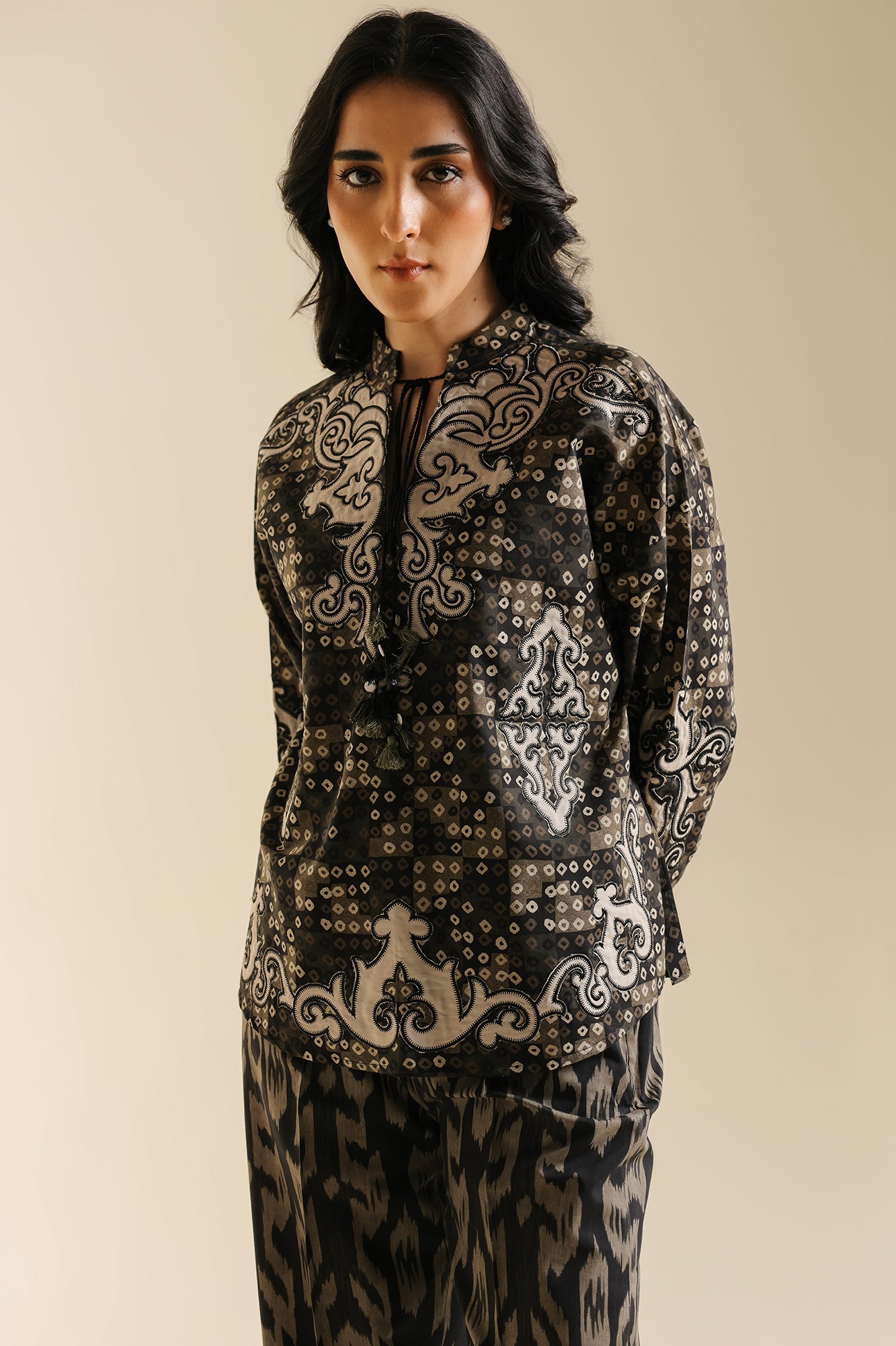 EMBROIDERED SUIT (E0602/119/901)