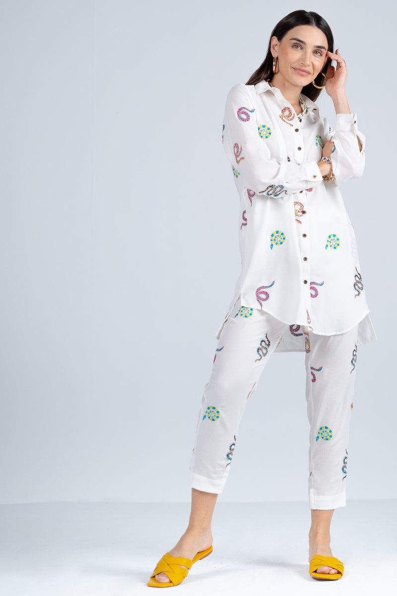 https://cdn.shopify.com/s/files/1/0568/3308/1529/files/E06064-WHT_ba2760e1-1ee0-4a1f-8ab5-802c64ade6c0.jpg?v=1736853893