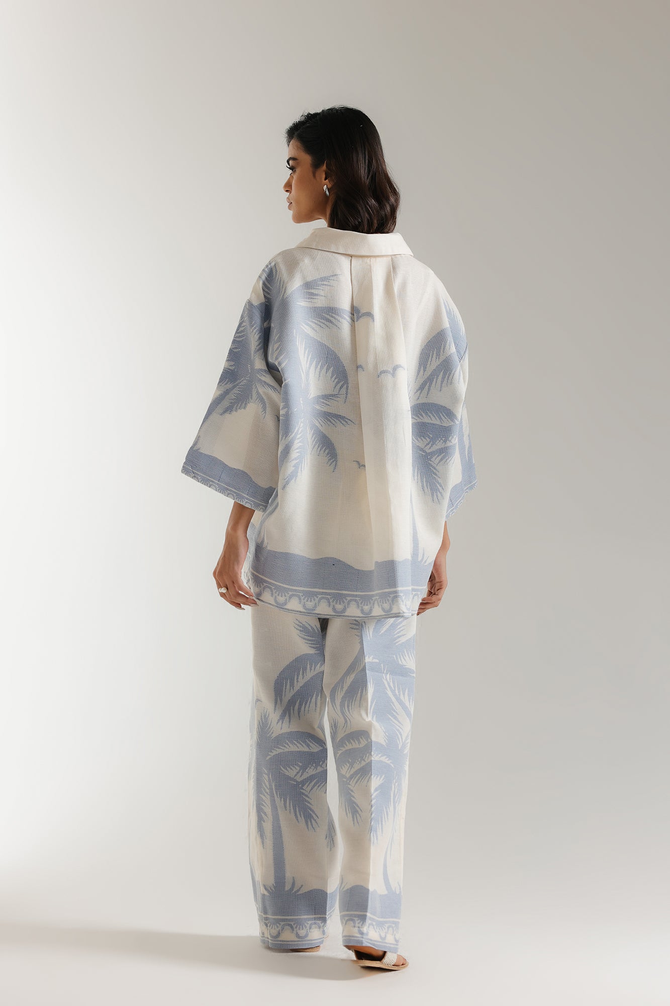 https://cdn.shopify.com/s/files/1/2290/7917/files/E0607-106-634_3.jpg?v=1751863635