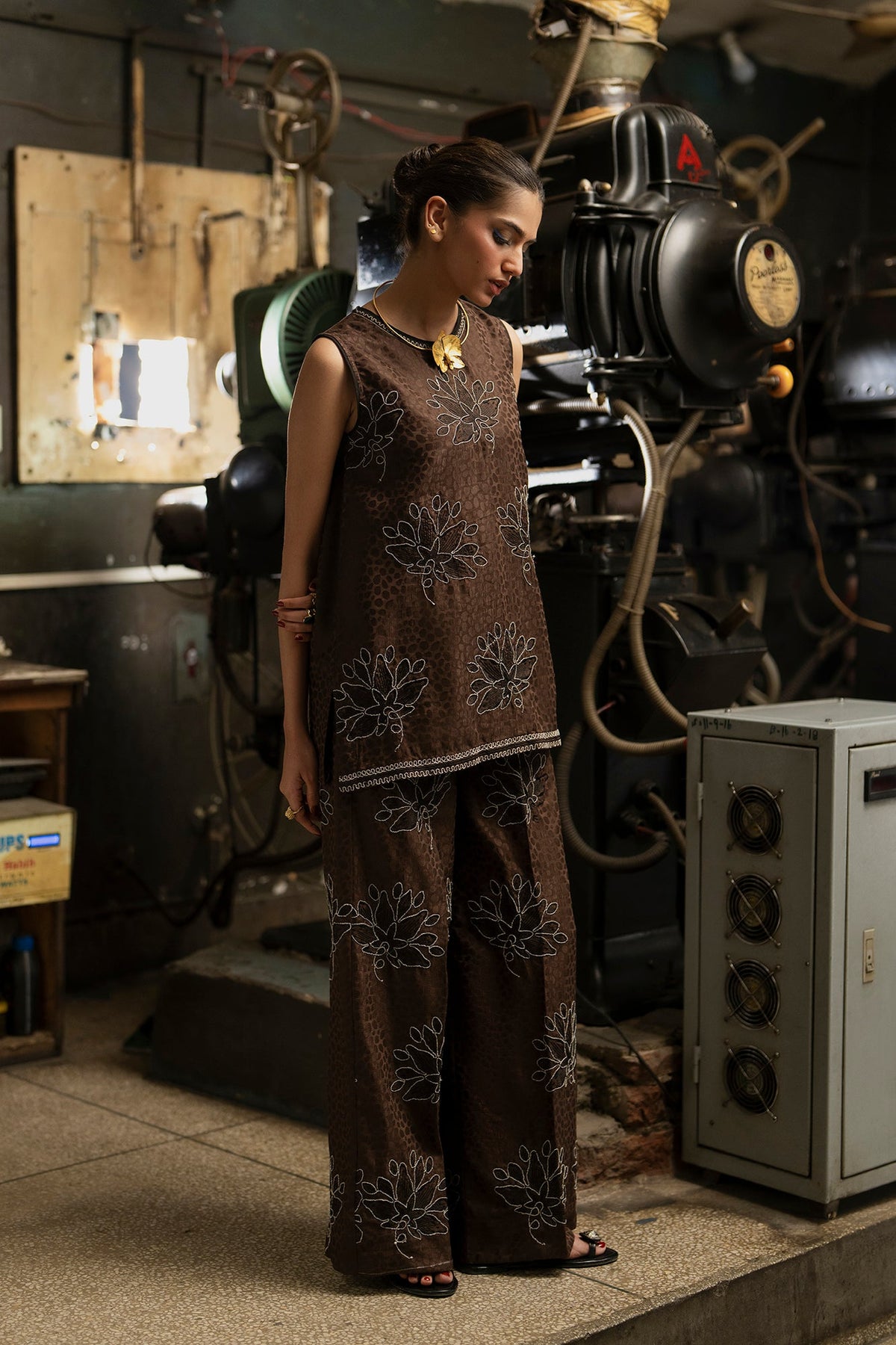EMBROIDERED SUIT (E0619/119/116)
