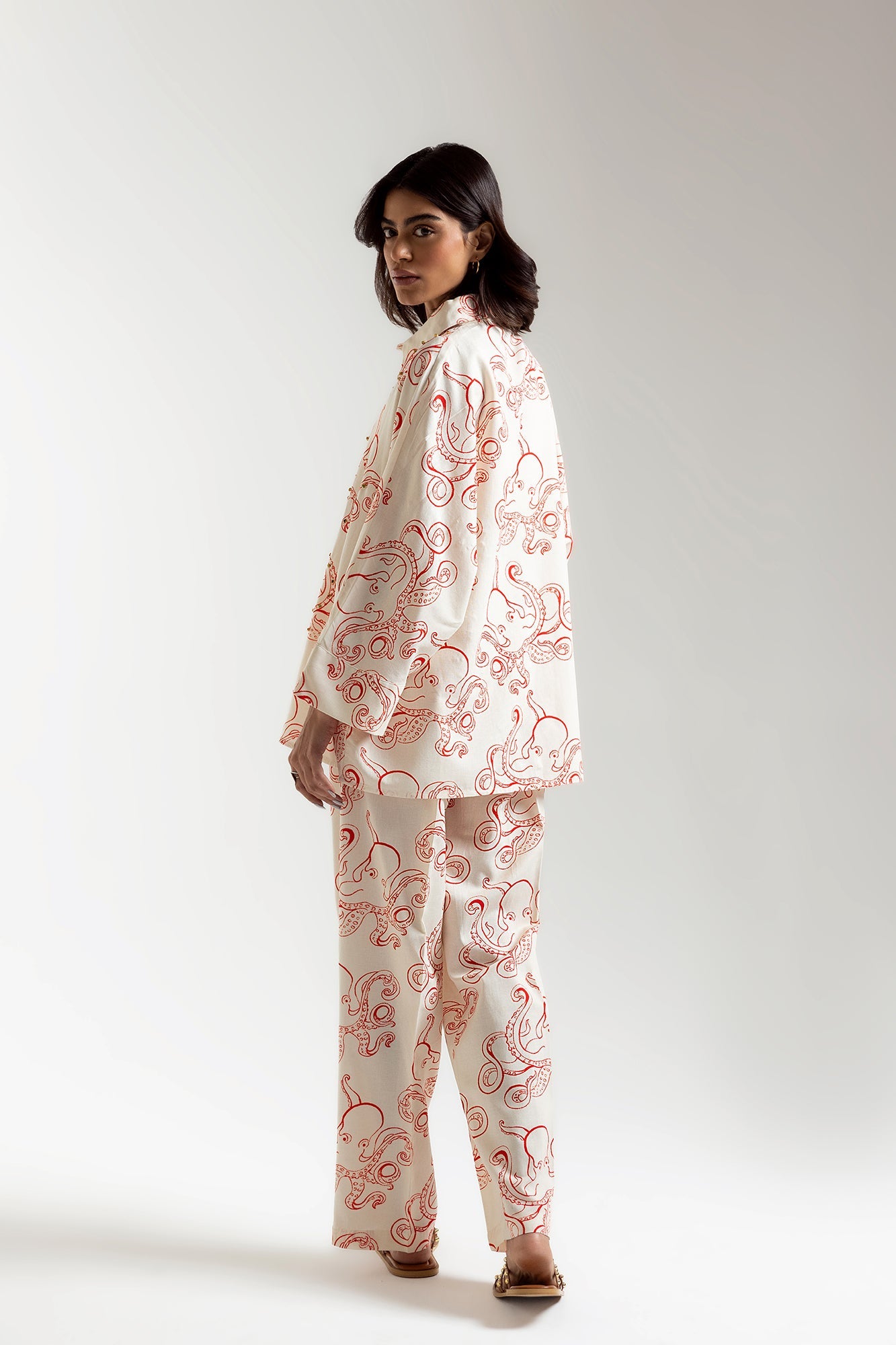 https://cdn.shopify.com/s/files/1/2290/7917/files/E0621-106-301_3.jpg?v=1747632344
