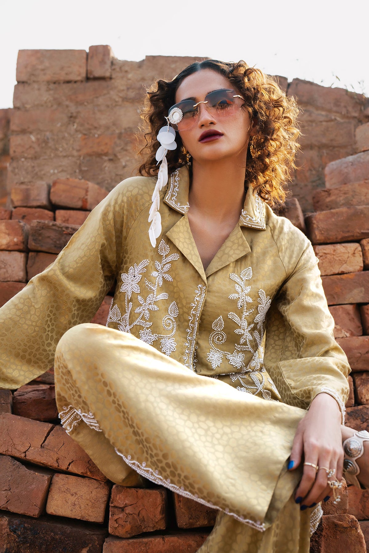 EMBROIDERED SUIT (E0621/119/121)
