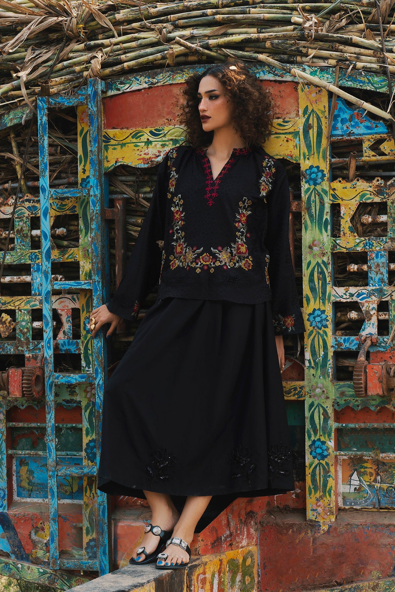 EMBROIDERED TOP (E0622/119/902)