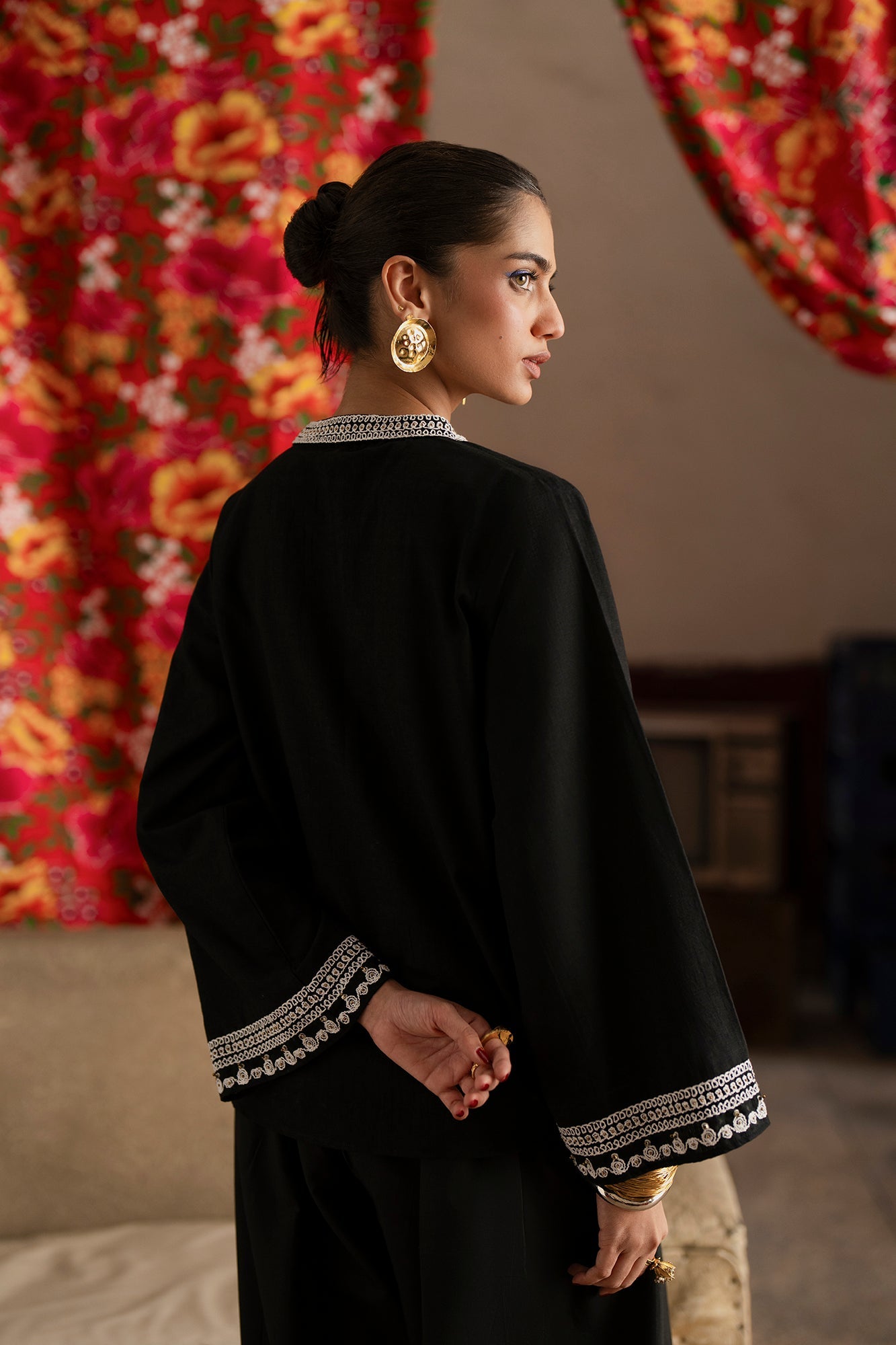 EMBROIDERED TOP (E0629/119/901)