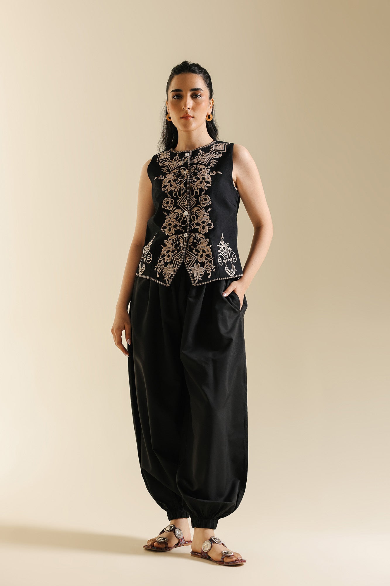 EMBROIDERED TOP (E0639/119/902)