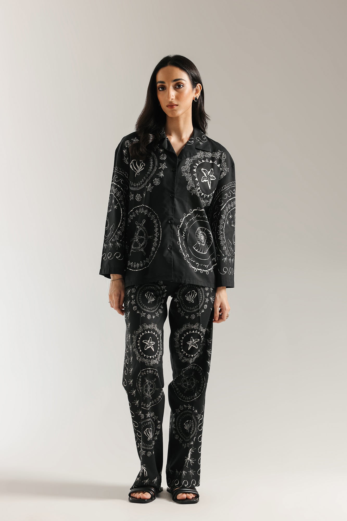 https://cdn.shopify.com/s/files/1/2290/7917/files/E0653-106-902_1.jpg?v=1756275317