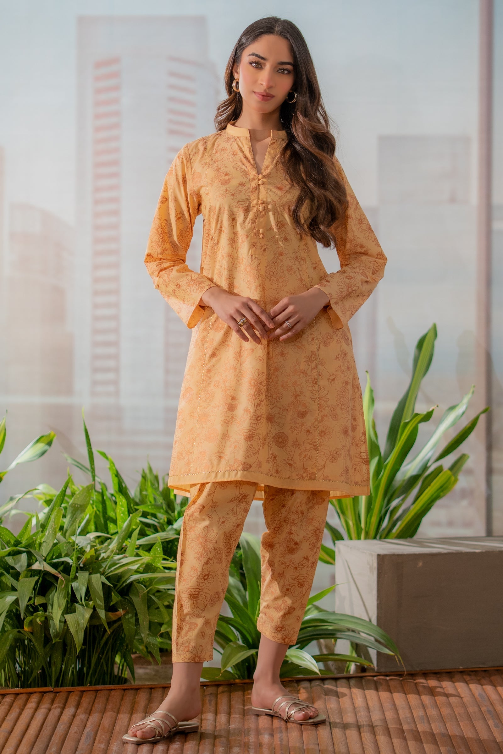 https://cdn.shopify.com/s/files/1/0568/3308/1529/files/E06616-YL0.jpg?v=1741198076