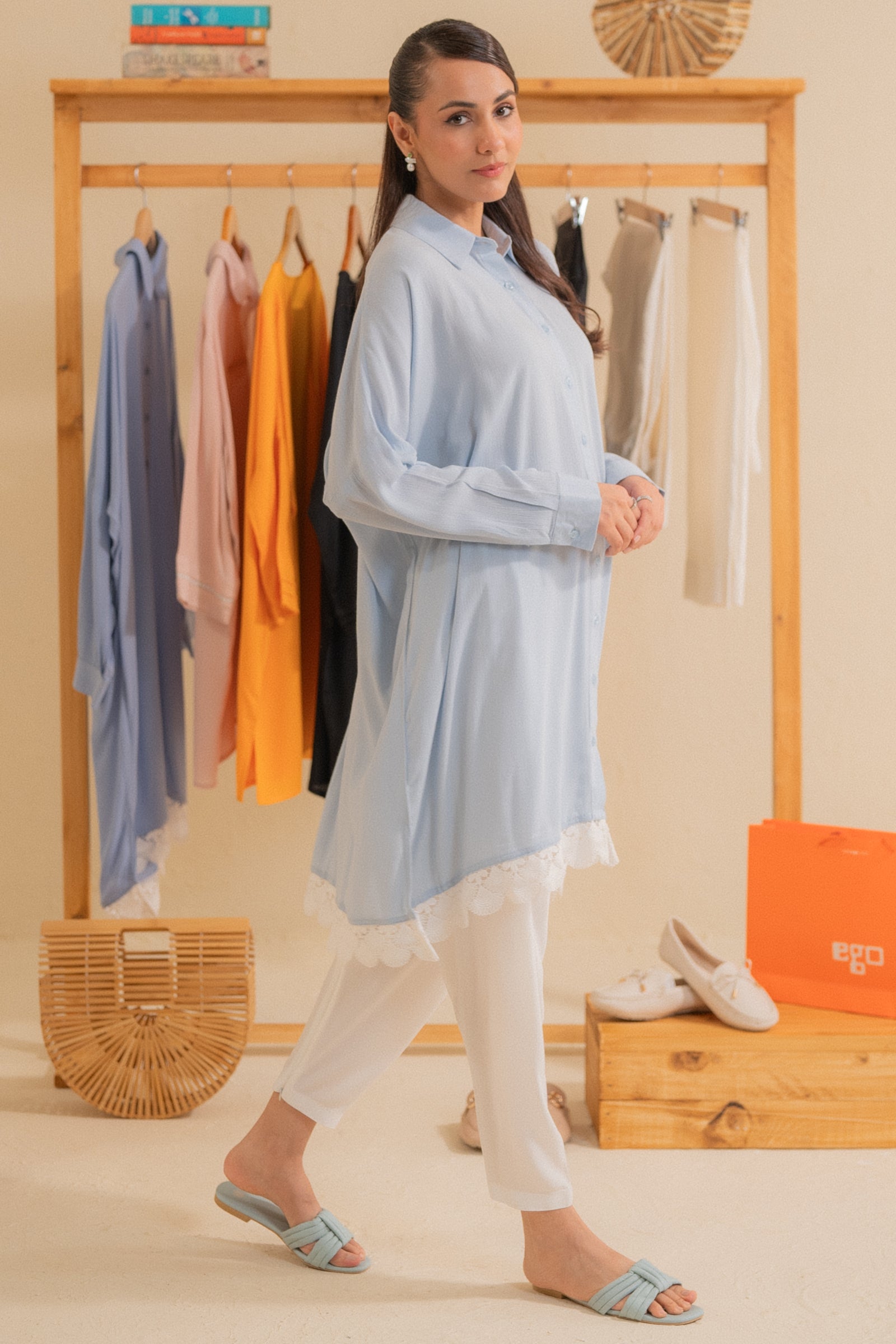 https://cdn.shopify.com/s/files/1/0568/3308/1529/files/E06761-LB0-5.jpg?v=1749723598