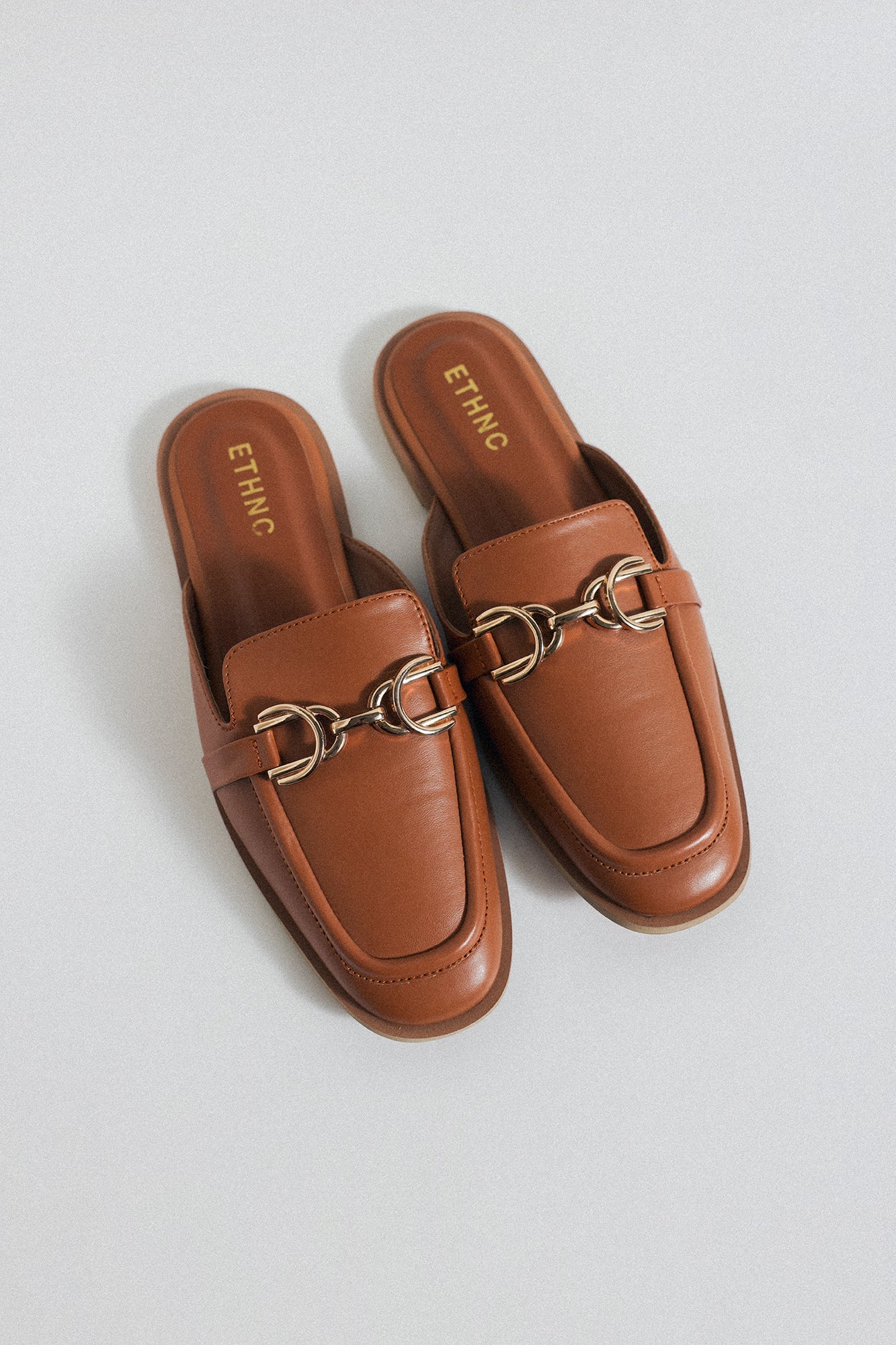 https://cdn.shopify.com/s/files/1/2290/7917/files/E0695-109-804_7_d2e84fd6-3aad-4c94-94ee-9a3b16a453cc.jpg?v=1740632347