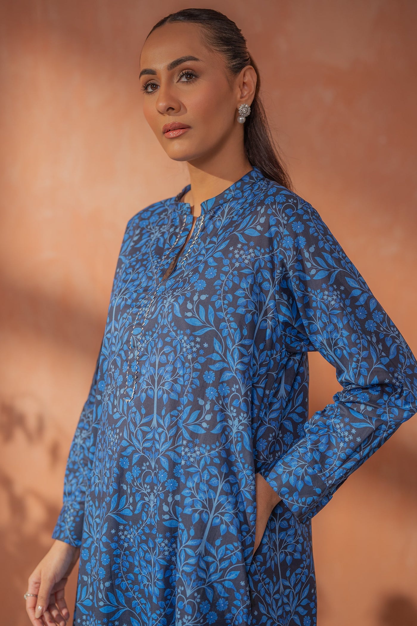 https://cdn.shopify.com/s/files/1/0568/3308/1529/files/E07017-NB0-3.jpg?v=1770961719