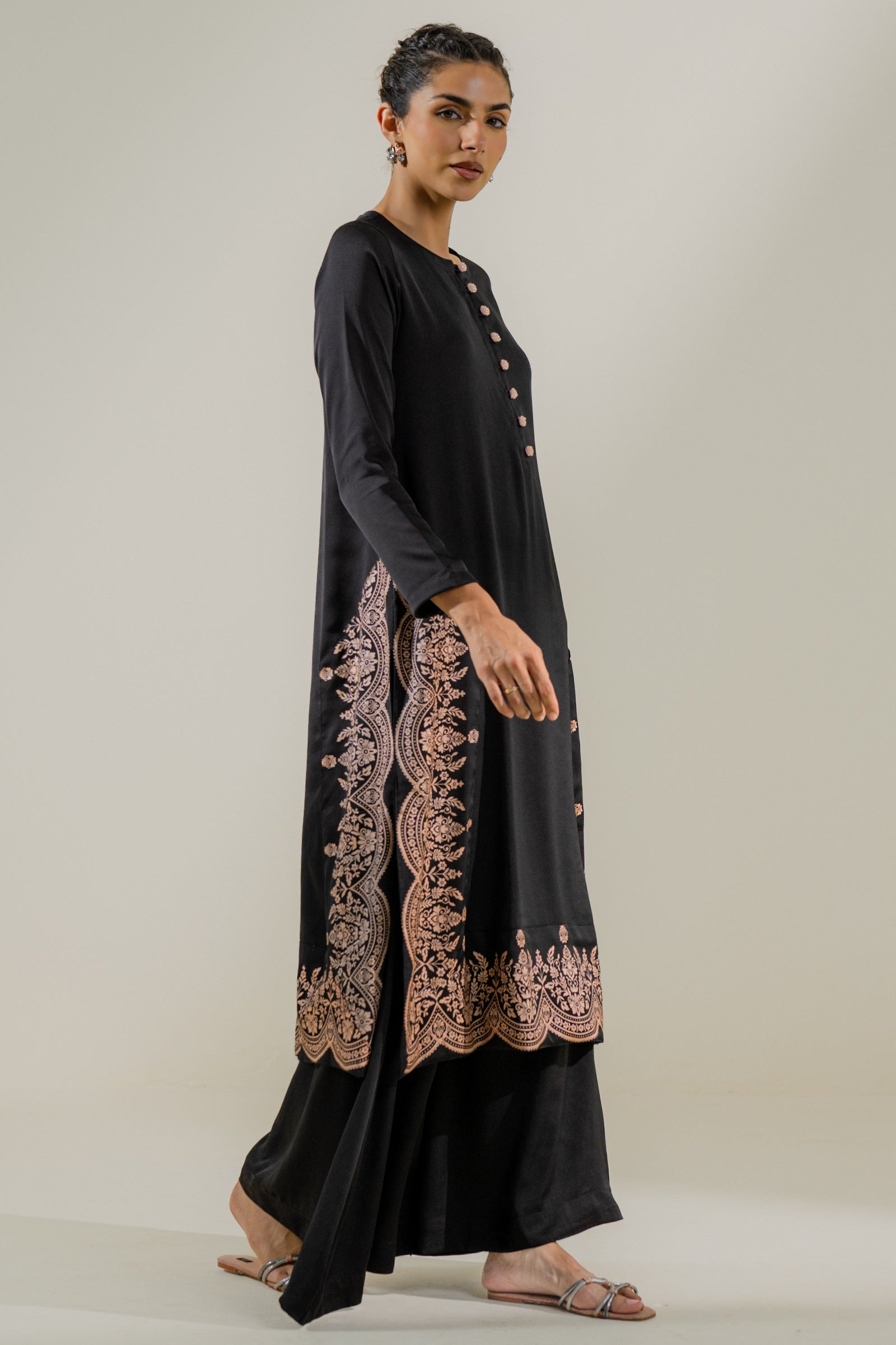 https://cdn.shopify.com/s/files/1/0568/3308/1529/files/E07029-BK0-4.jpg?v=1779187276