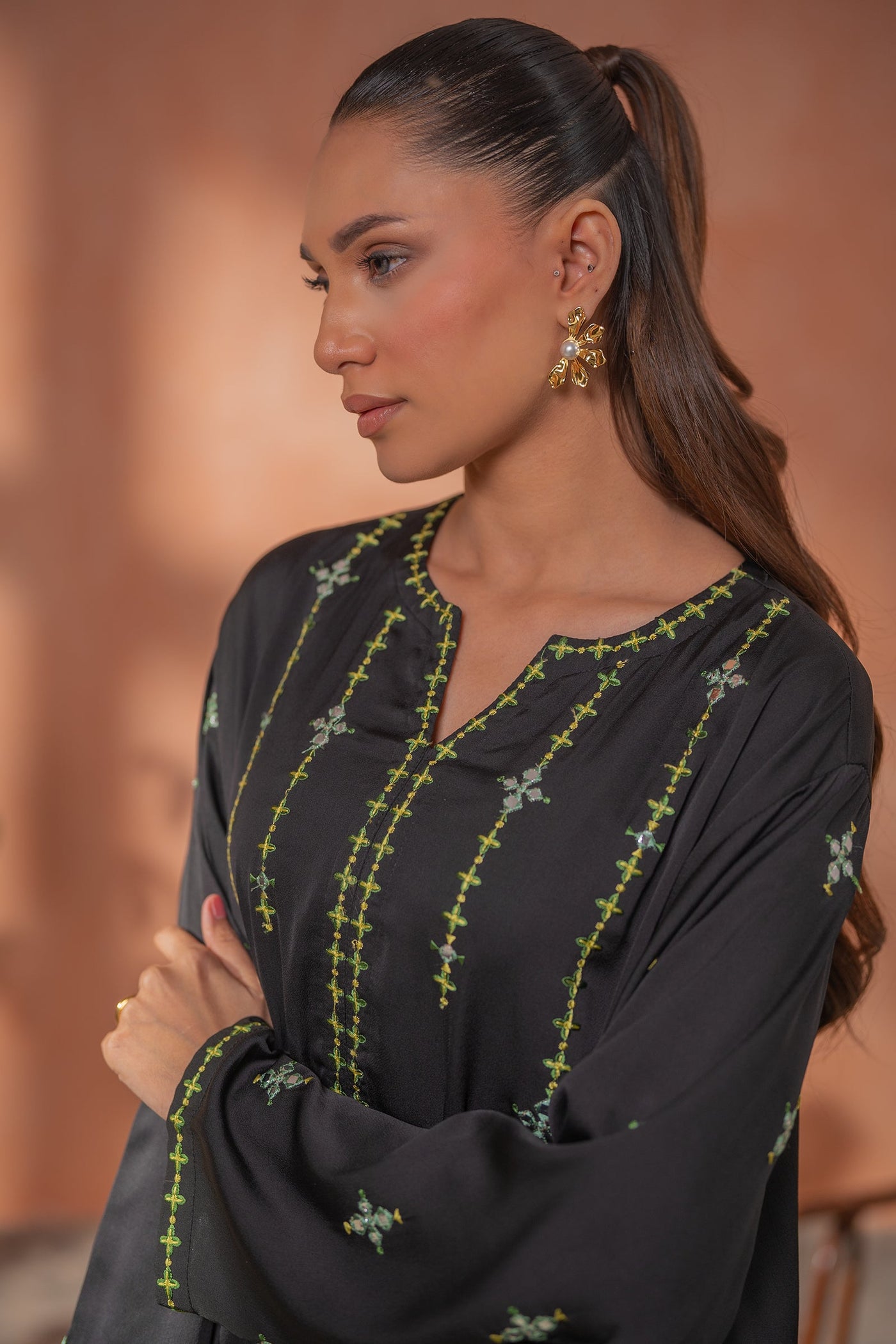https://cdn.shopify.com/s/files/1/0568/3308/1529/files/E07038-BK0-3_1.jpg?v=1770969469