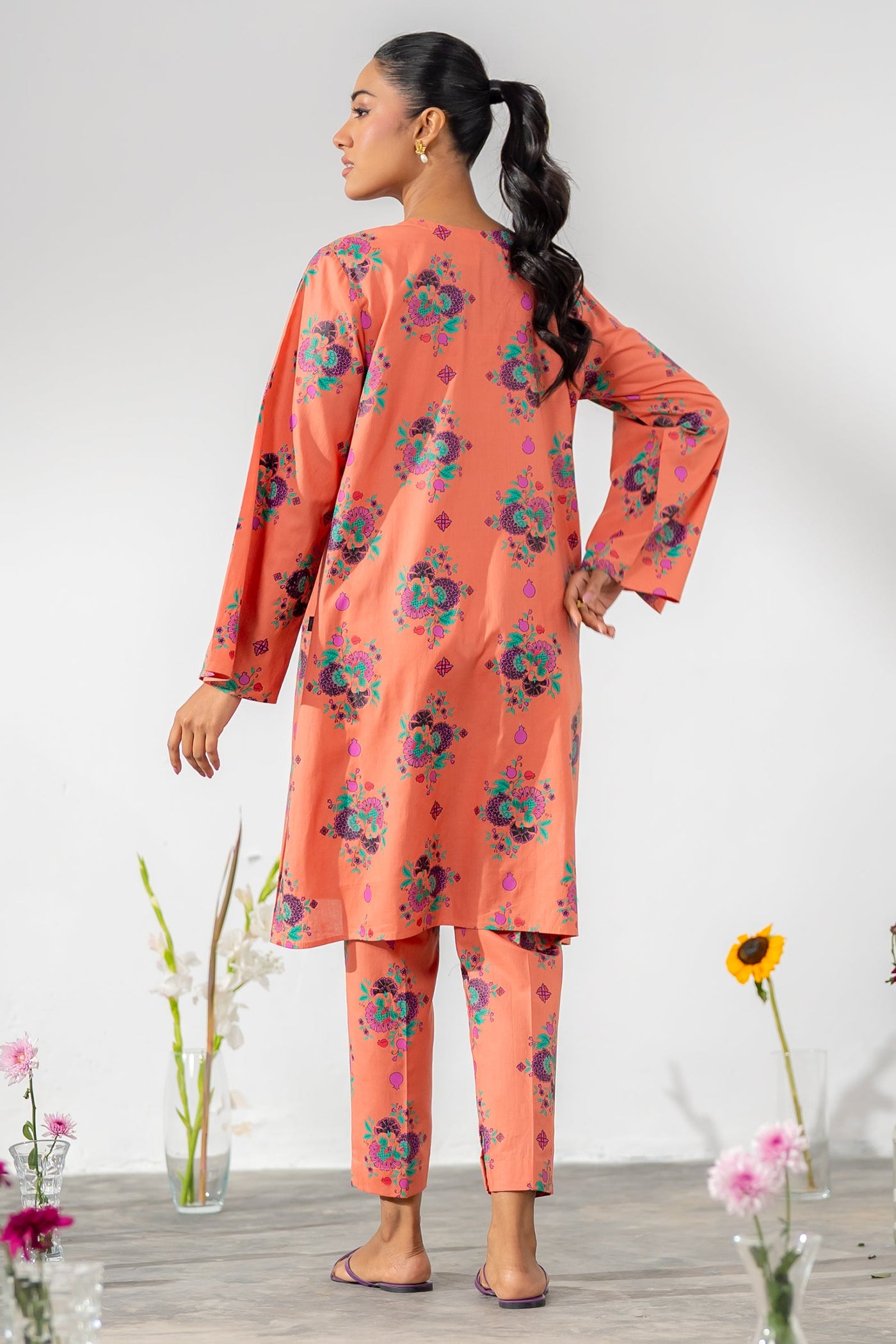 https://cdn.shopify.com/s/files/1/0568/3308/1529/files/E07044-PH0-4.jpg?v=1770278109